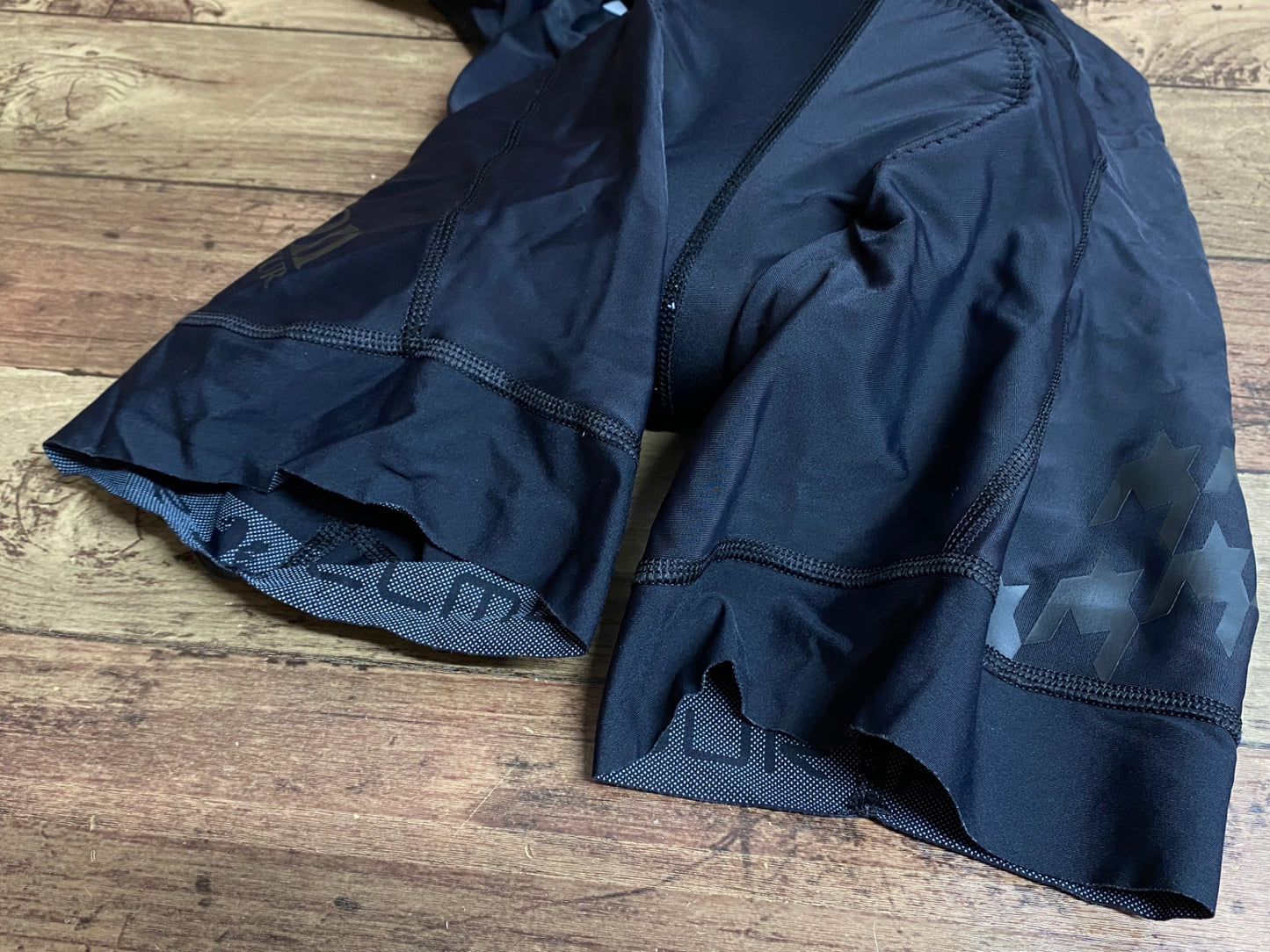 IT550 リオンドカペルミュール Lion de kapelmuur ビブショーツ 黒 M