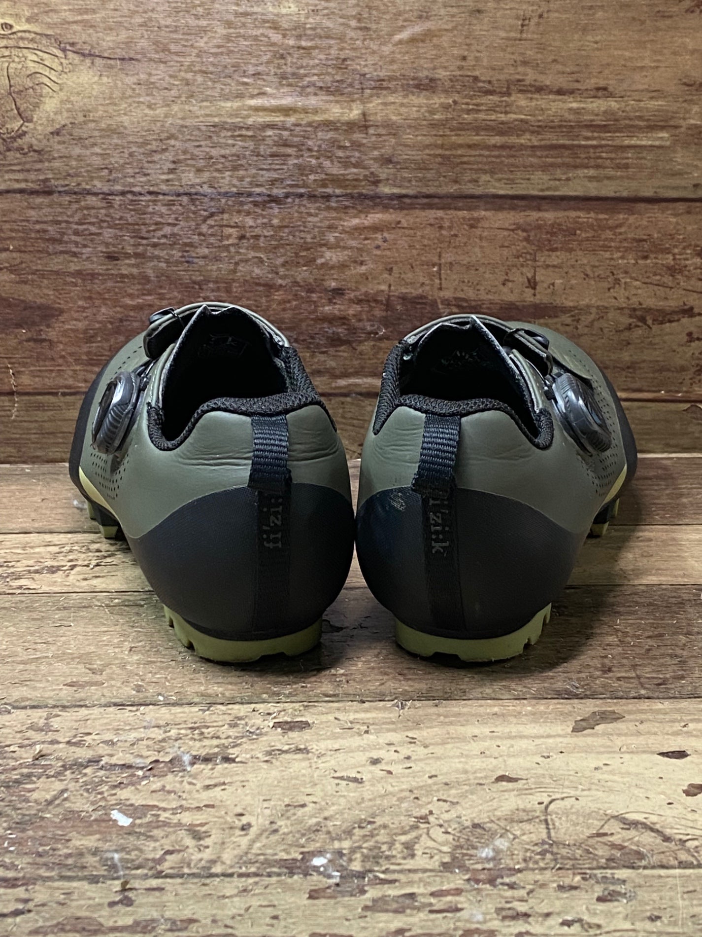 IK282 フィジーク fizik テラ TERRA X5 ビンディングシューズ SPD オリーブ EU38.5 BOA