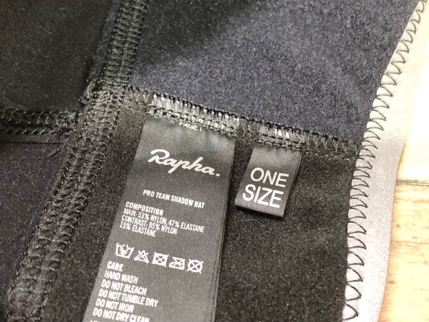 II406 ラファ Rapha PRO TEAM SHADOW HAT サイクルキャップ 黒 ワンサイズ 裏起毛 未使用