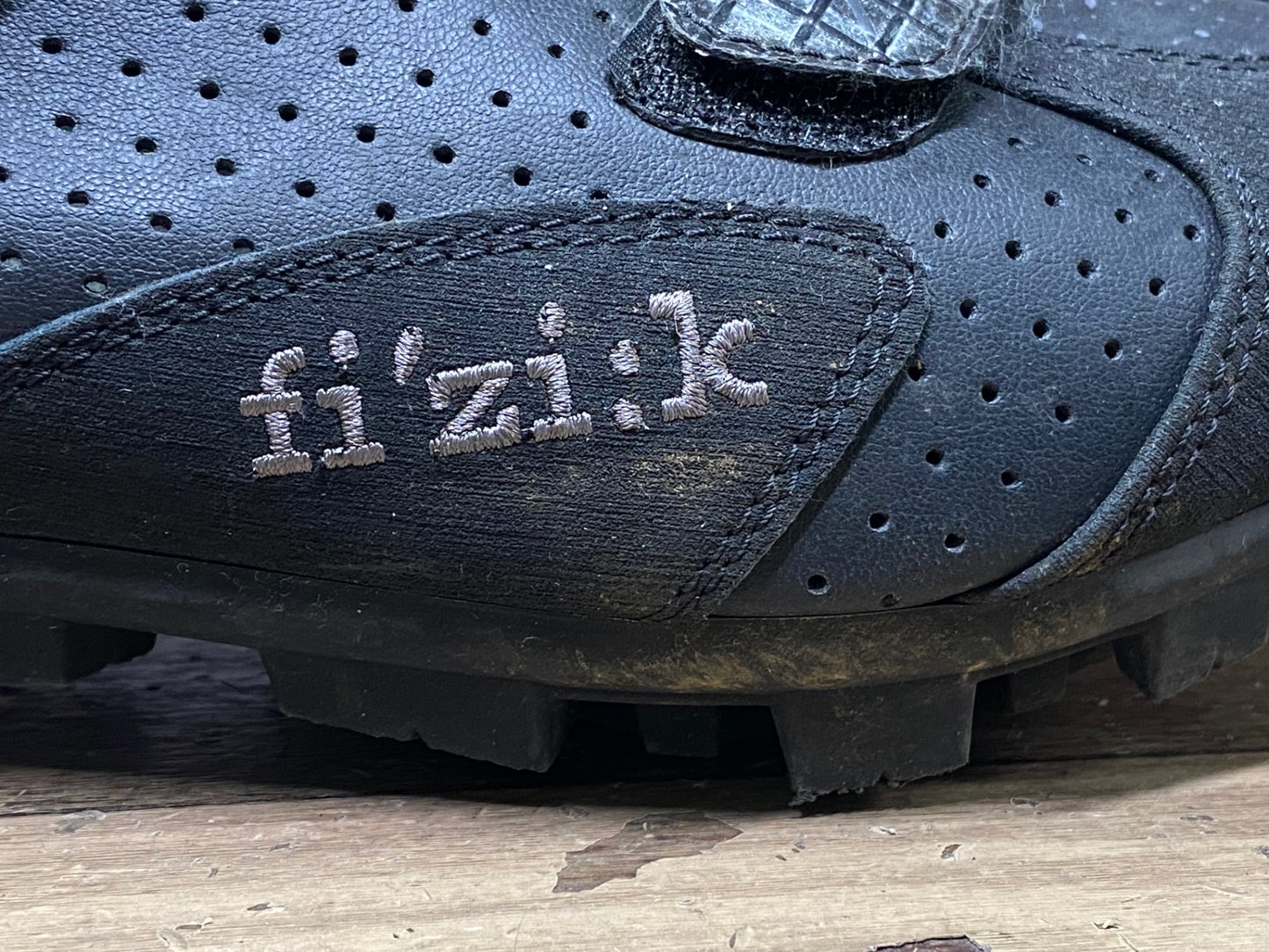 IK407 フィジーク fizik M5B UOMO ビンディングシューズ BOA SPD 黒 EU40