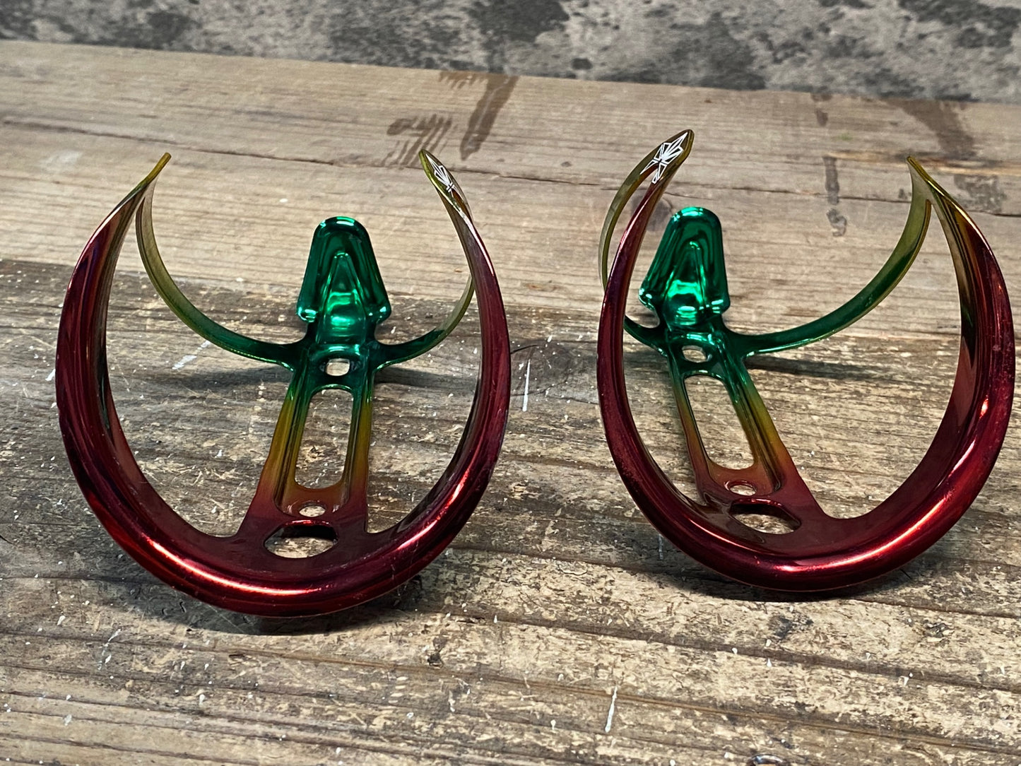 IN199 スパカズ SUPACAZ FLY CAGE ボトルケージ 2個セット ザイオン