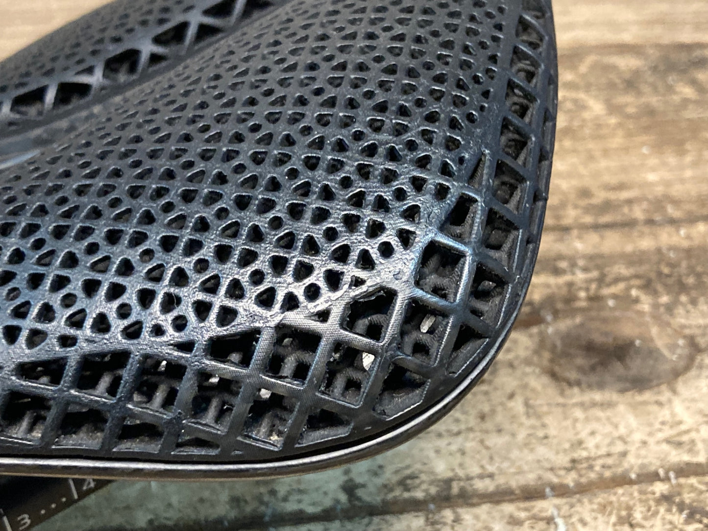 IZ279 TNi 3D printing Ⅱサドル 黒 カーボンレール 150mm ※座面破れあり