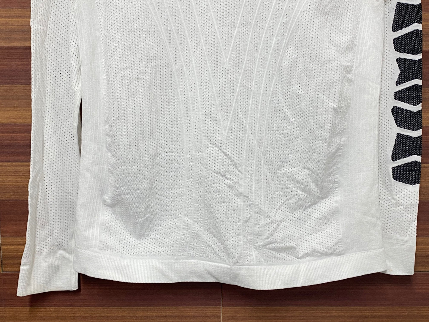 IS026 アソス assos 長袖 ベースレイヤー 白 Ⅰ