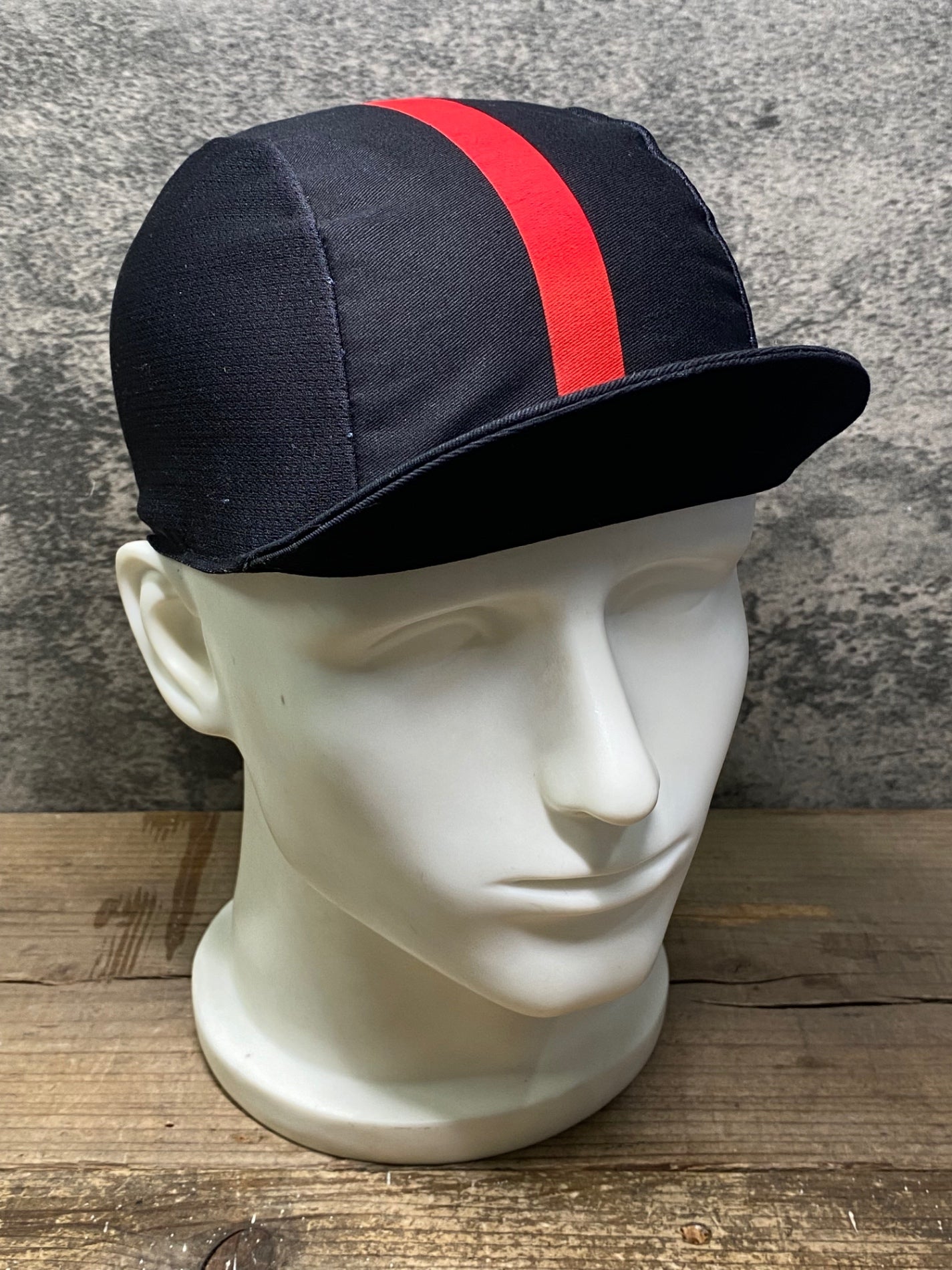 IW504 アソス Assos EQUIPE RS サイクルキャップ 黒 赤 フリーサイズ