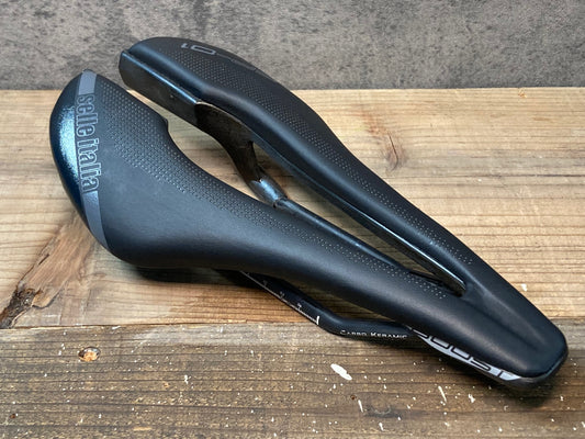 IN617 セッレイタリア Selle Italia SP-01 BOOST KIT CARBONIO SUPERFLOW サドル Sサイズ カーボンレール
