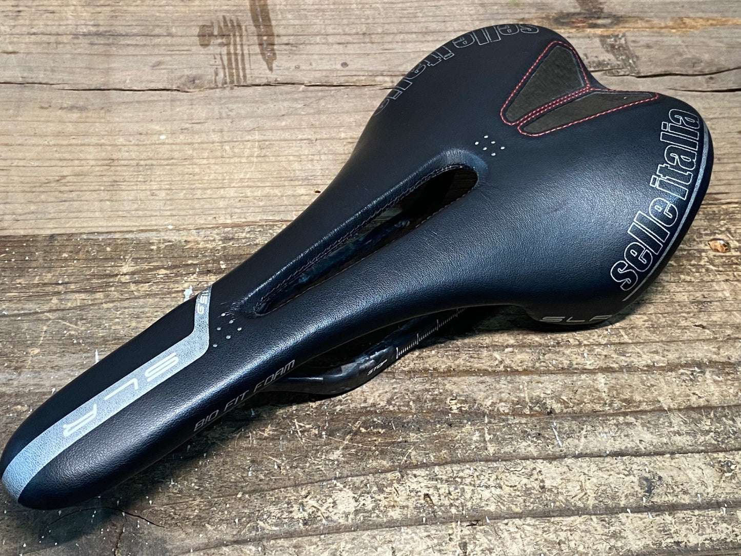 IW283 セライタリア Selle ITALIA SLR KIT CARBONIO FLOW サドル 132mm カーボン