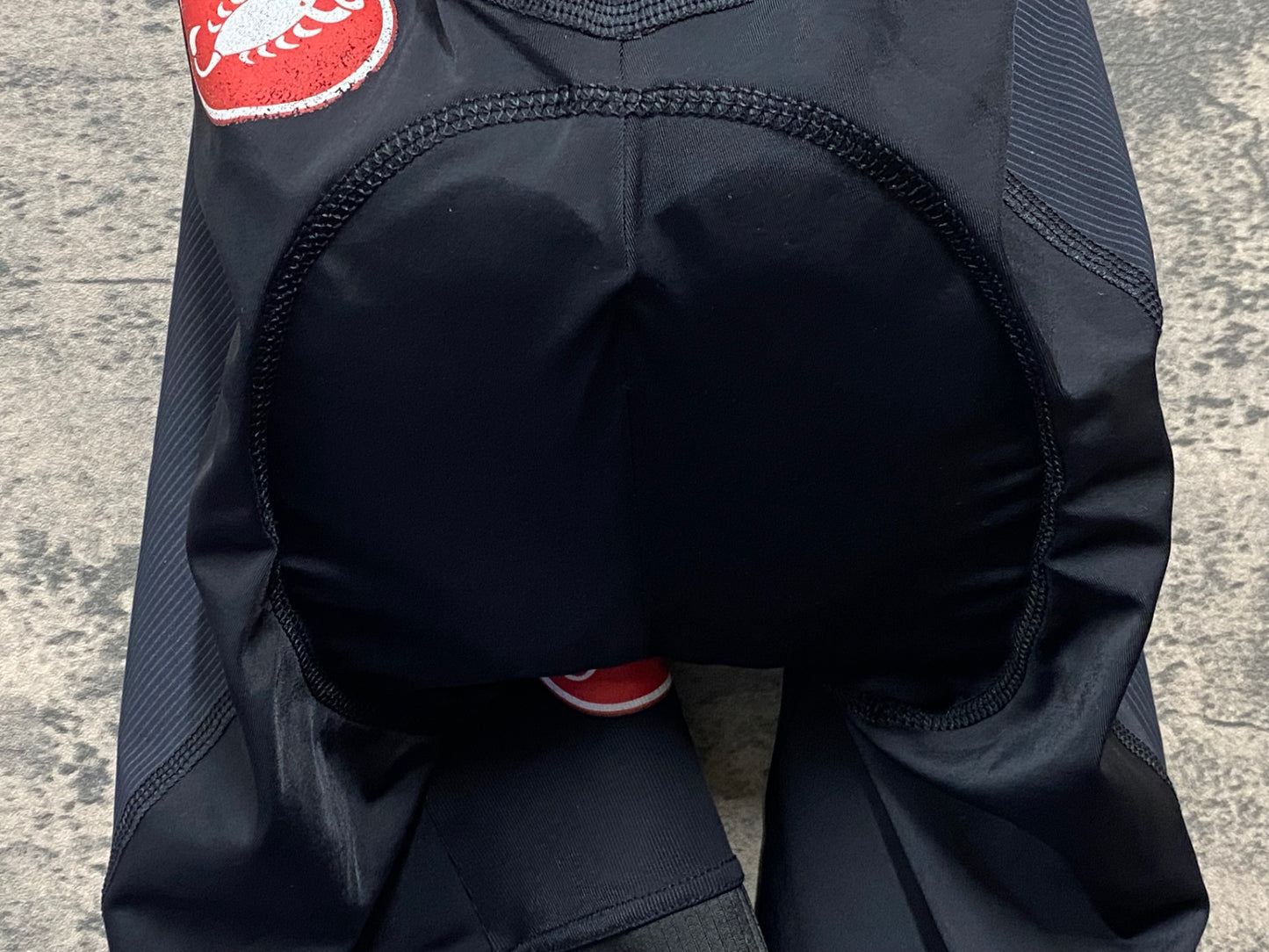 IZ354 カステリ CASTELLI ROSSO CORSA ビブショーツ L ブラック