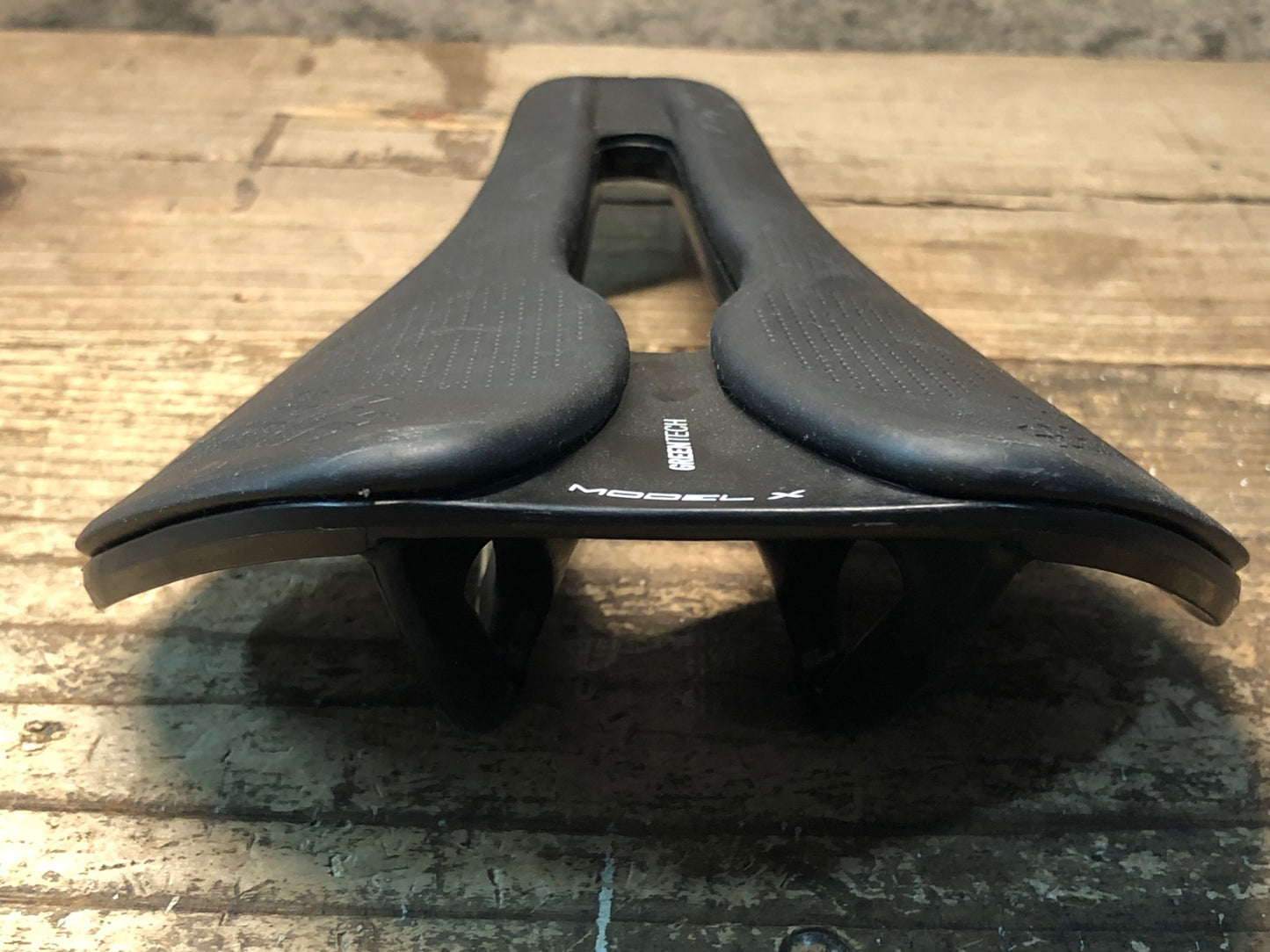IY598 セライタリア SELLE ITALIA MODEL X スーパーフロー サドル FECALLOYレール 145mm