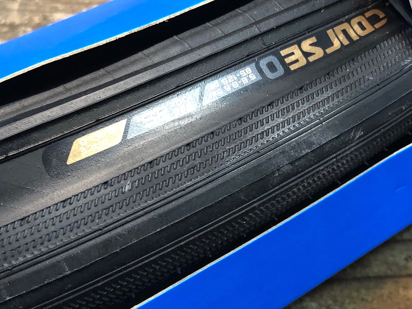 IW077 ジャイアント GIANT GAVIA COURSE 0 700x25C チューブレスレディ タイヤ