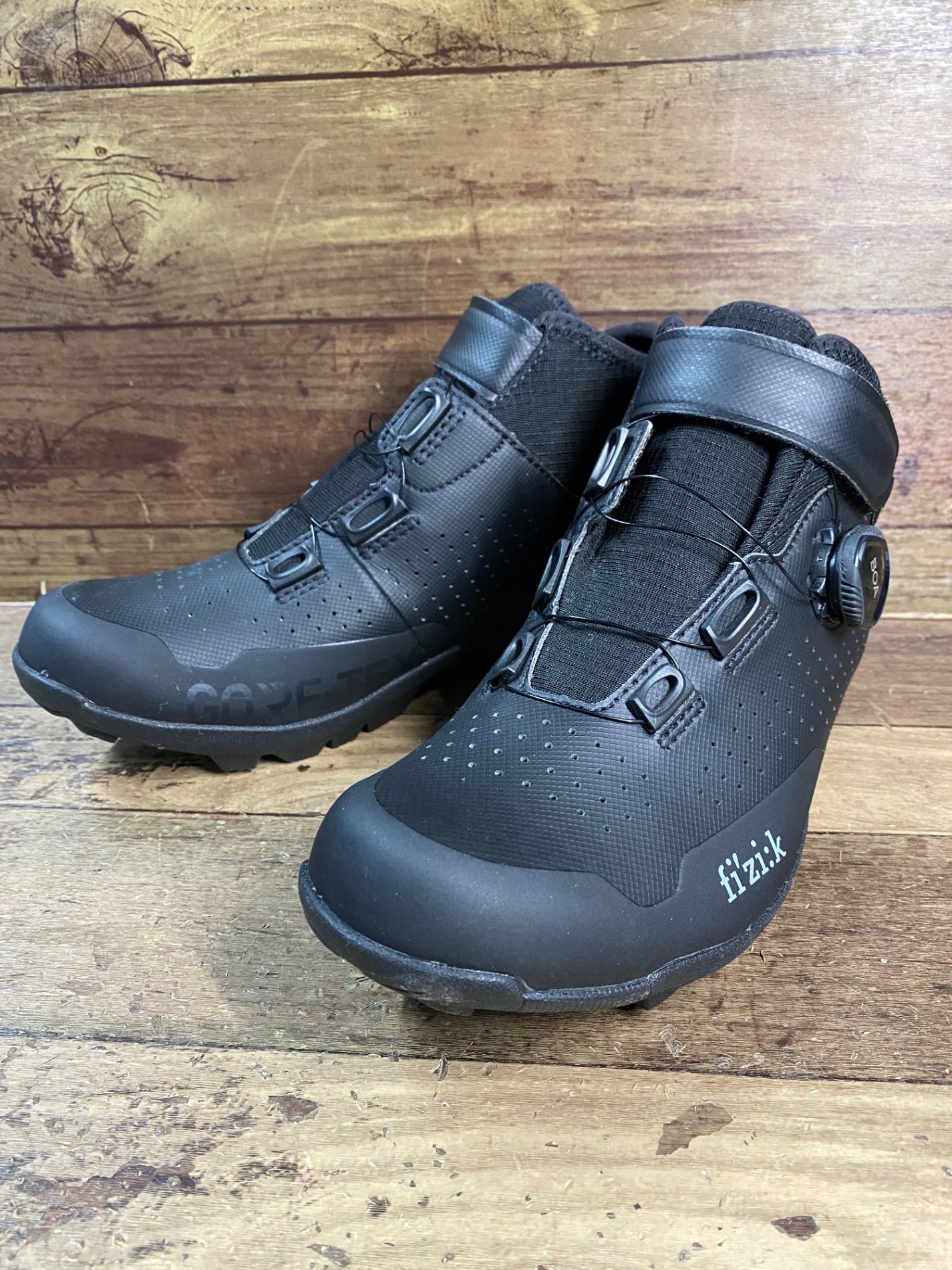 IC574 フィジーク fizik TEMPO ARTICA GTX ビンディングシューズ EU 39 黒 SPD GORE TEX