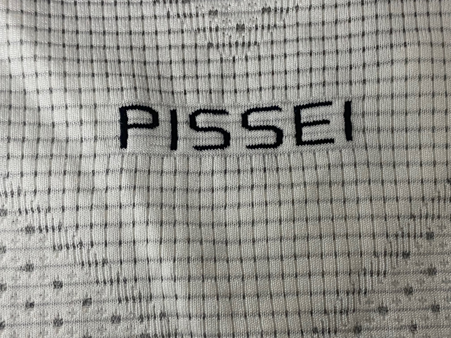 IS022 ピセイ PISSEI 半袖 べースレイヤー 白 サイズ不明