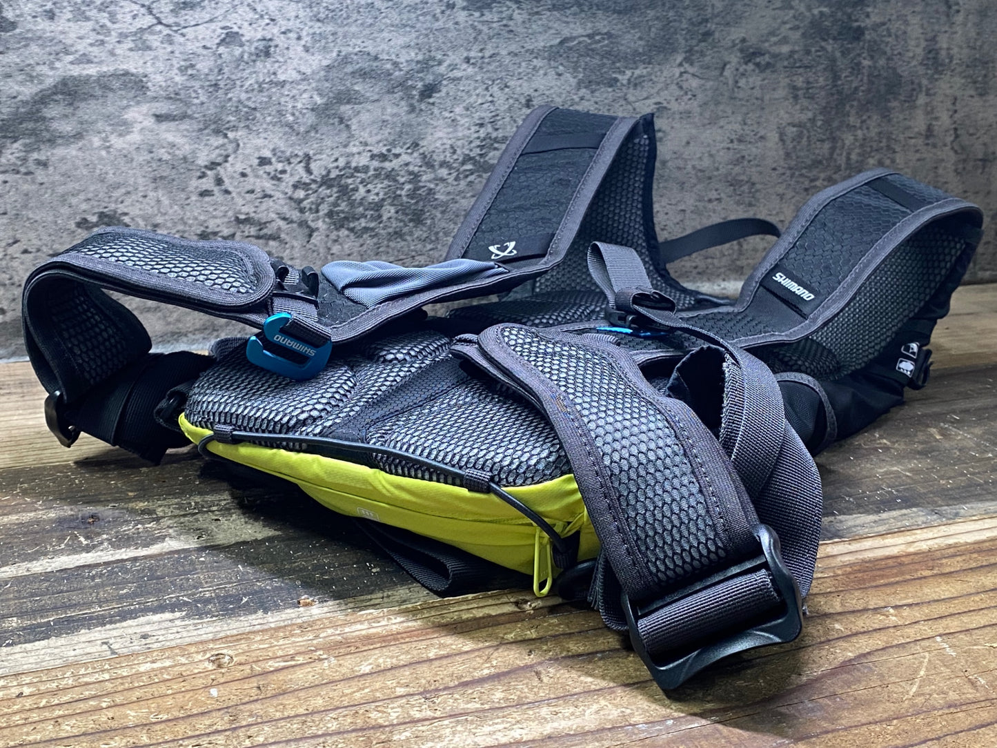 IT942 シマノ SHIMANO U-10 バックパック 黒 黄色