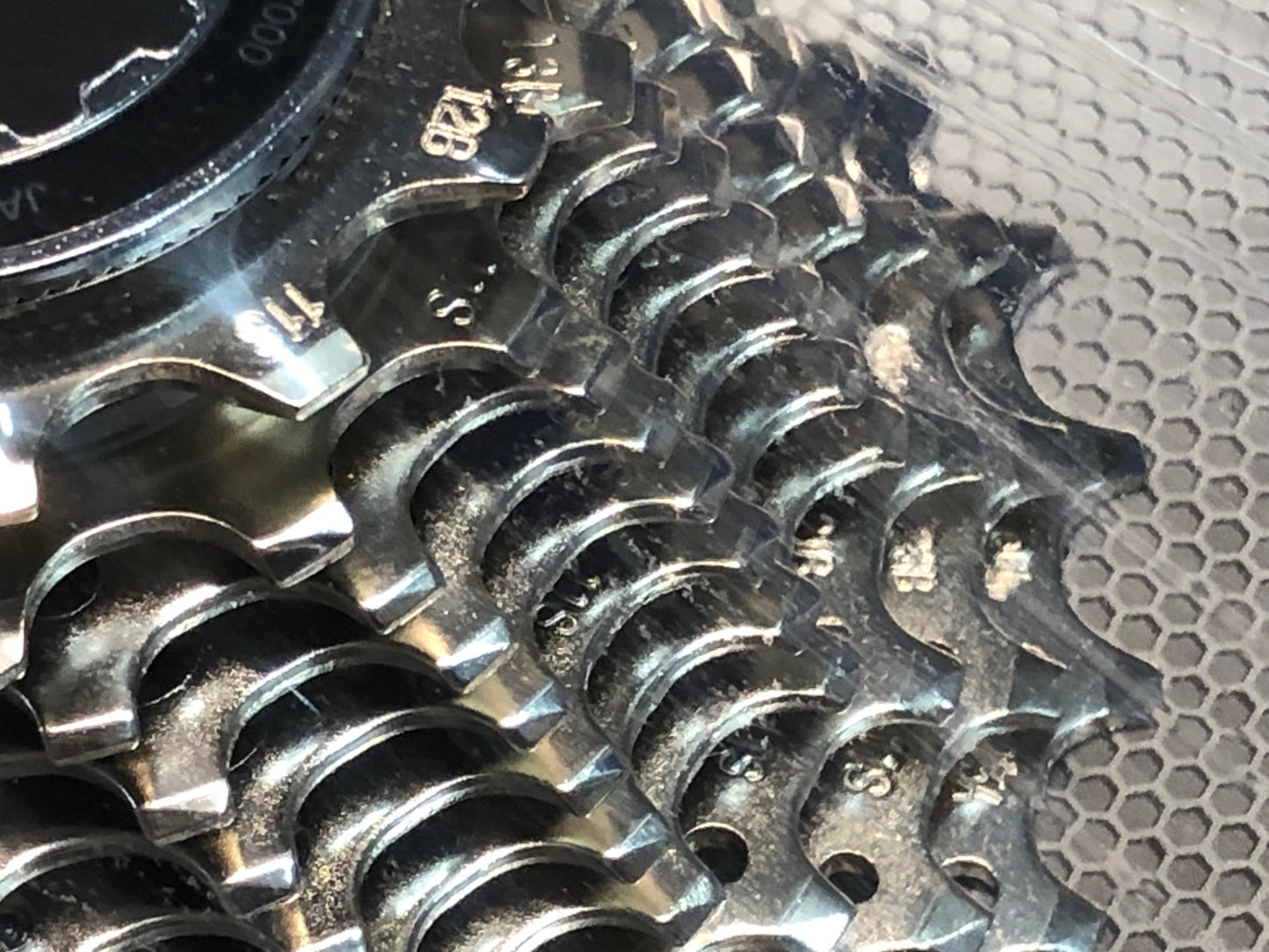 IP505 シマノ SHIMANO 105 CS-R7000 スプロケット 12-25T 11S 未使用品