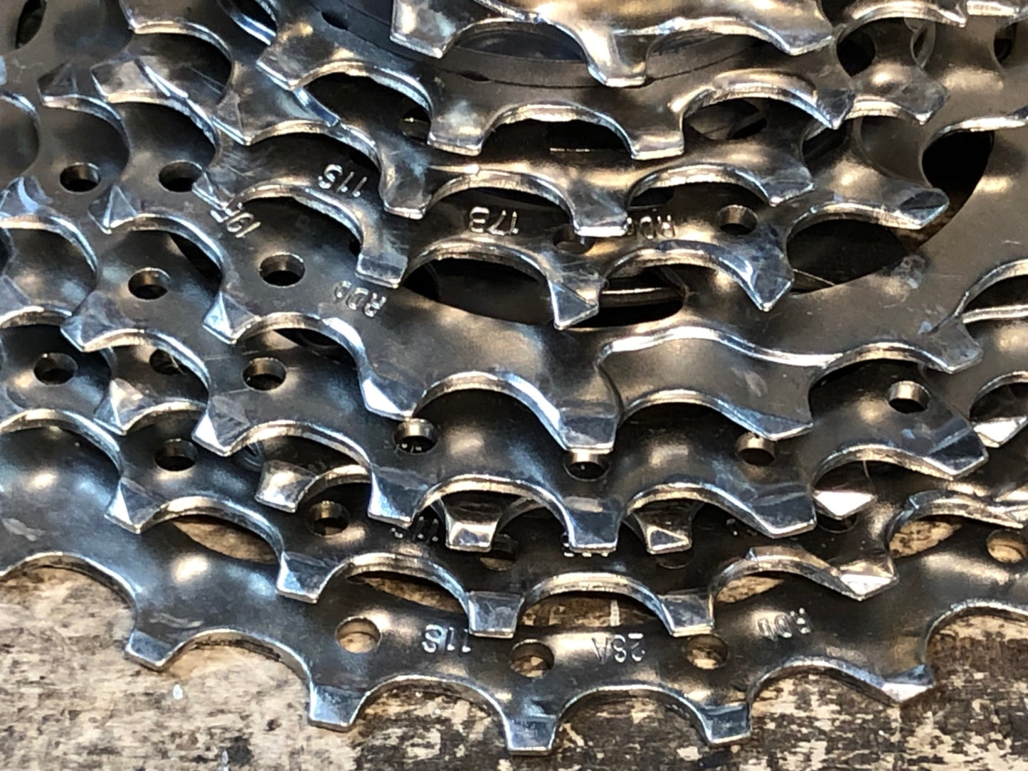 IN403 シマノ SHIMANO 105 CS-R7000 スプロケット 11-28T 11s