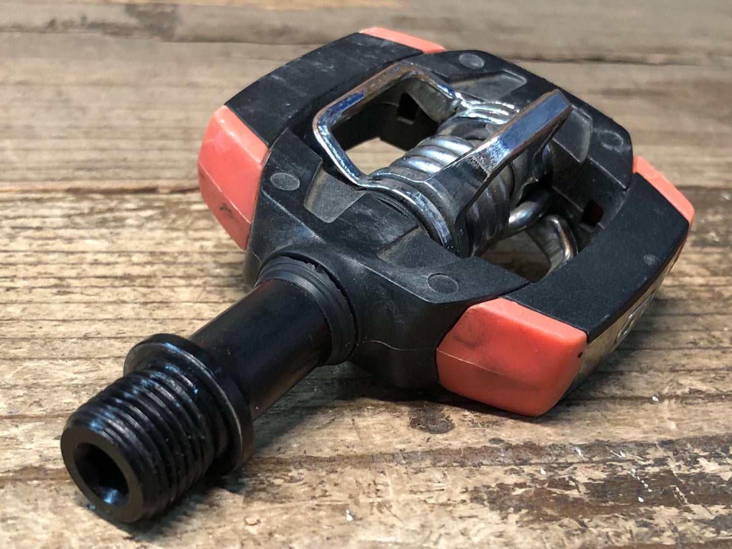 IZ559 クランクブラザーズ CRANK BROTHERS smarty ビンディングペダル 黒 赤 ※シャフトがたつきのためジャンク