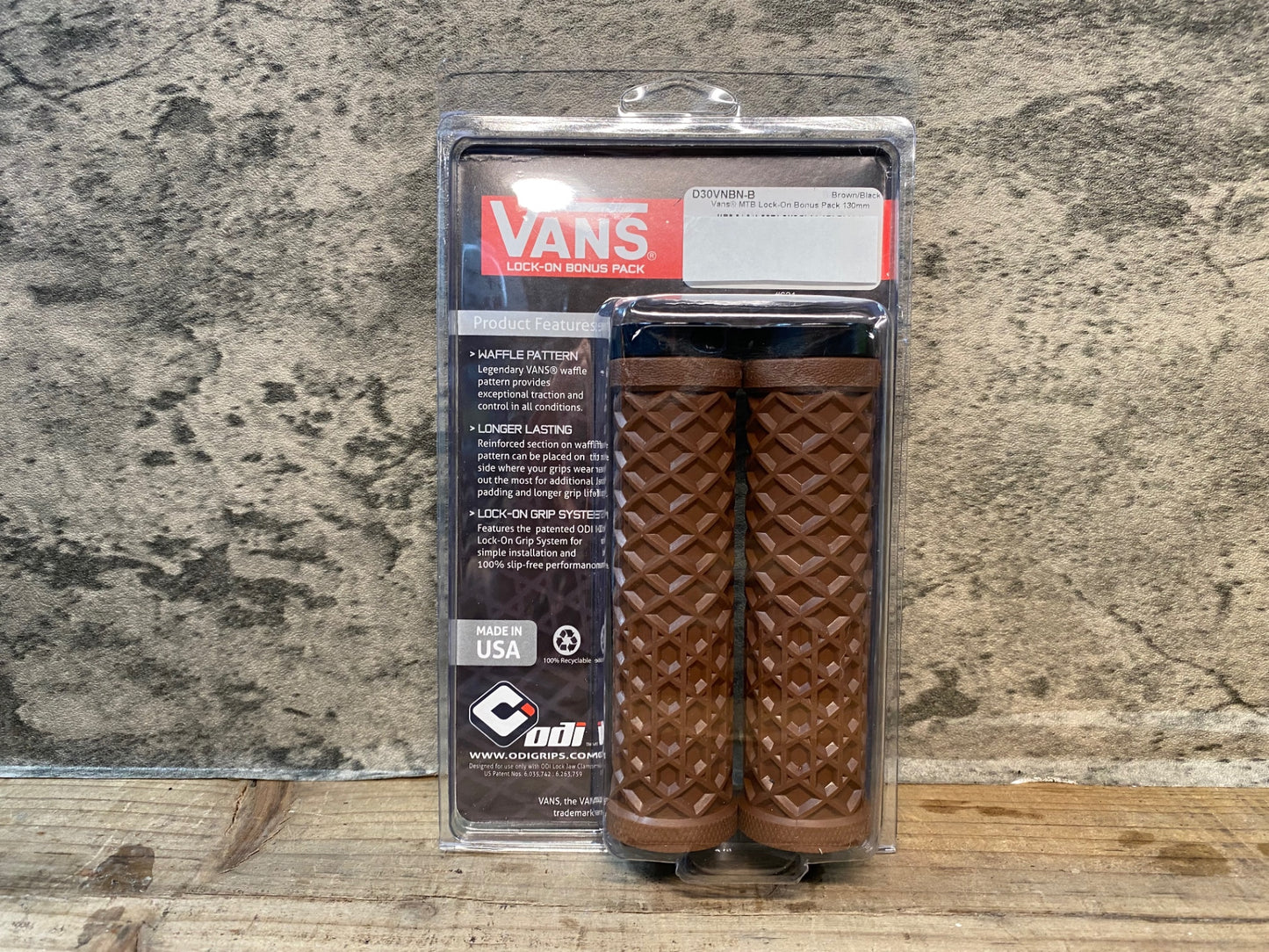 ID945 ODI バンズロックオングリップ VANS LOCK-ON GRIP ブラウン
