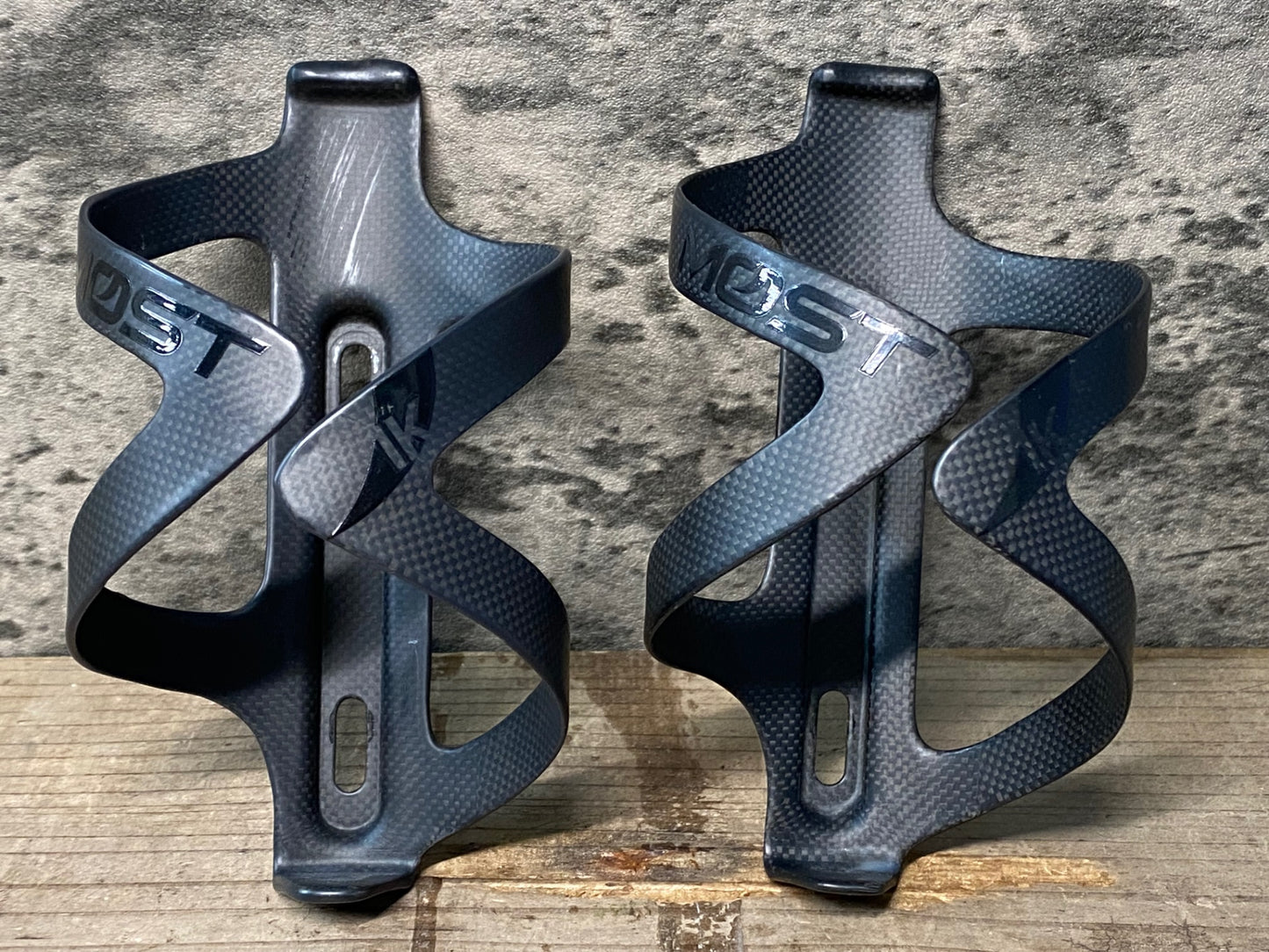 IT778 モスト MOST THE WINGS カーボン ボトルケージ 2個セット 黒