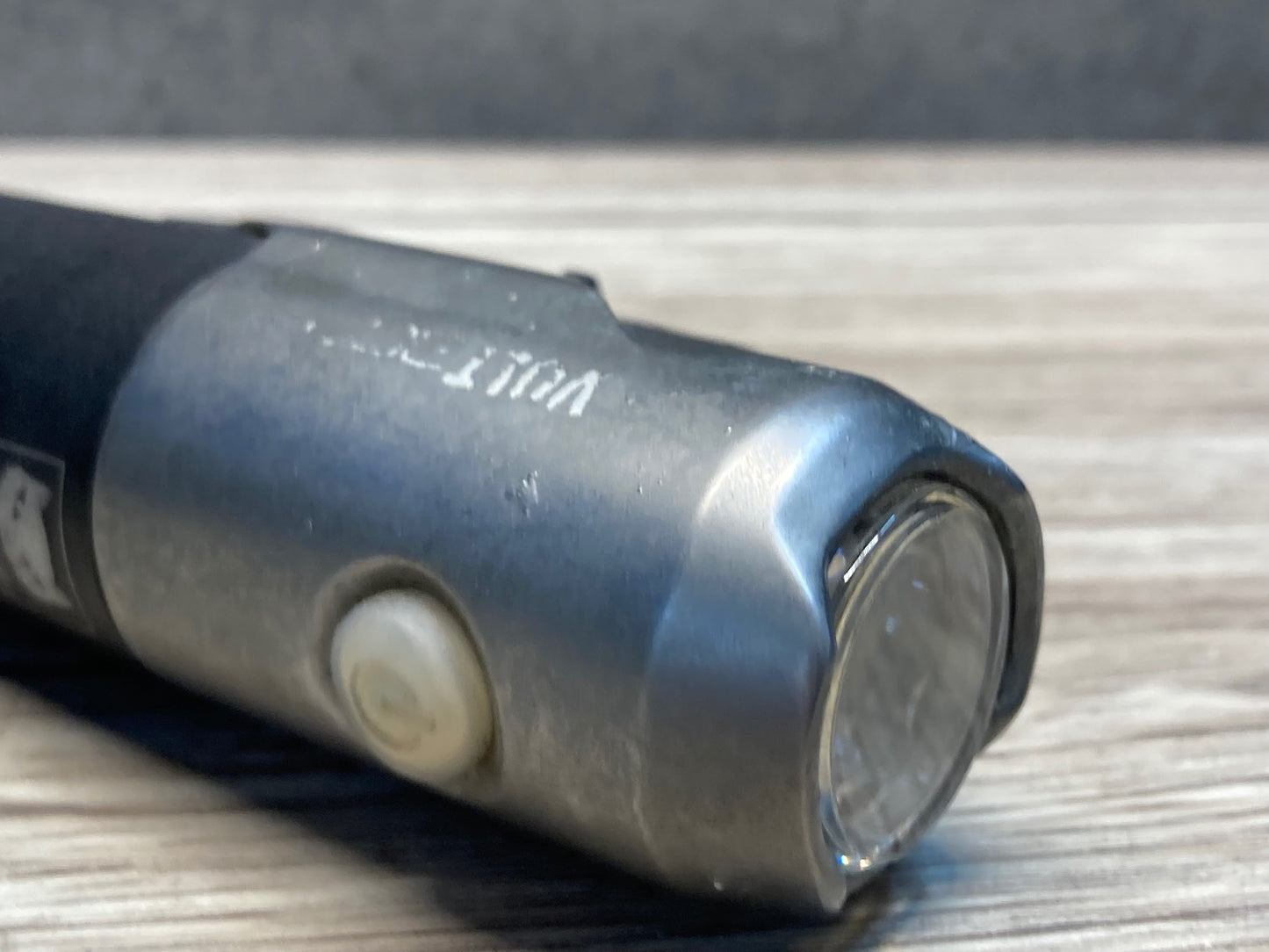 IW828 キャットアイ CATEYE ボルト VOLT300 フロントライト シルバー 点灯確認済