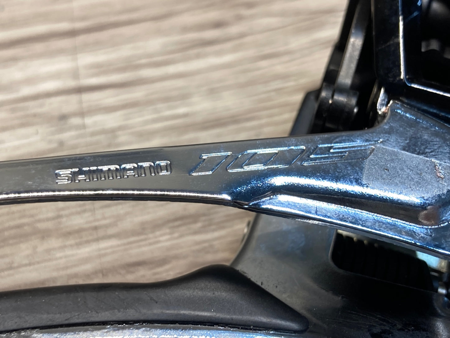 IZ825 シマノ SHIMANO 105 FD-R7000 フロントディレイラー 直付