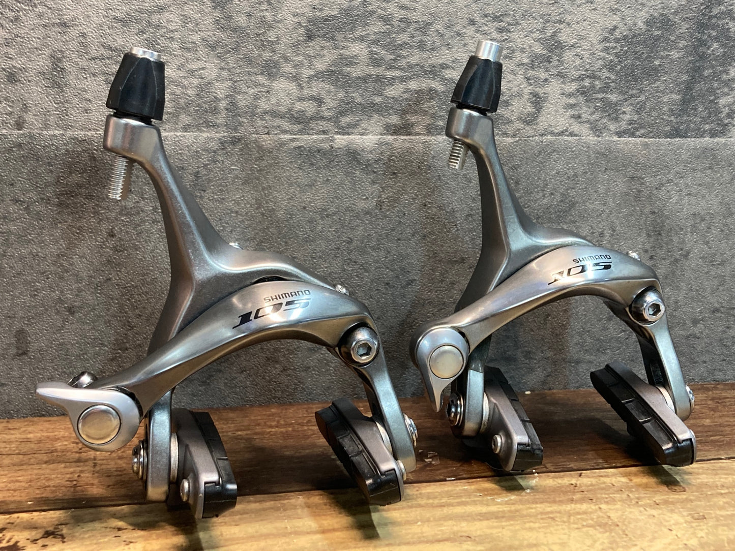 IR502 シマノ SHIMANO 105 BR-5700 キャリパーブレーキ 前後セット シルバー