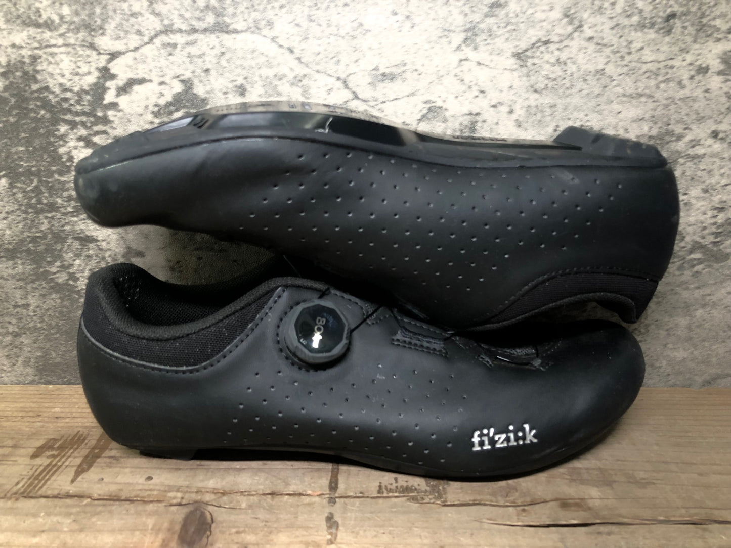 IW550 フィジーク fizik VENTO OMN ビンディングシューズ SPD-SL 黒 EU42 BOA