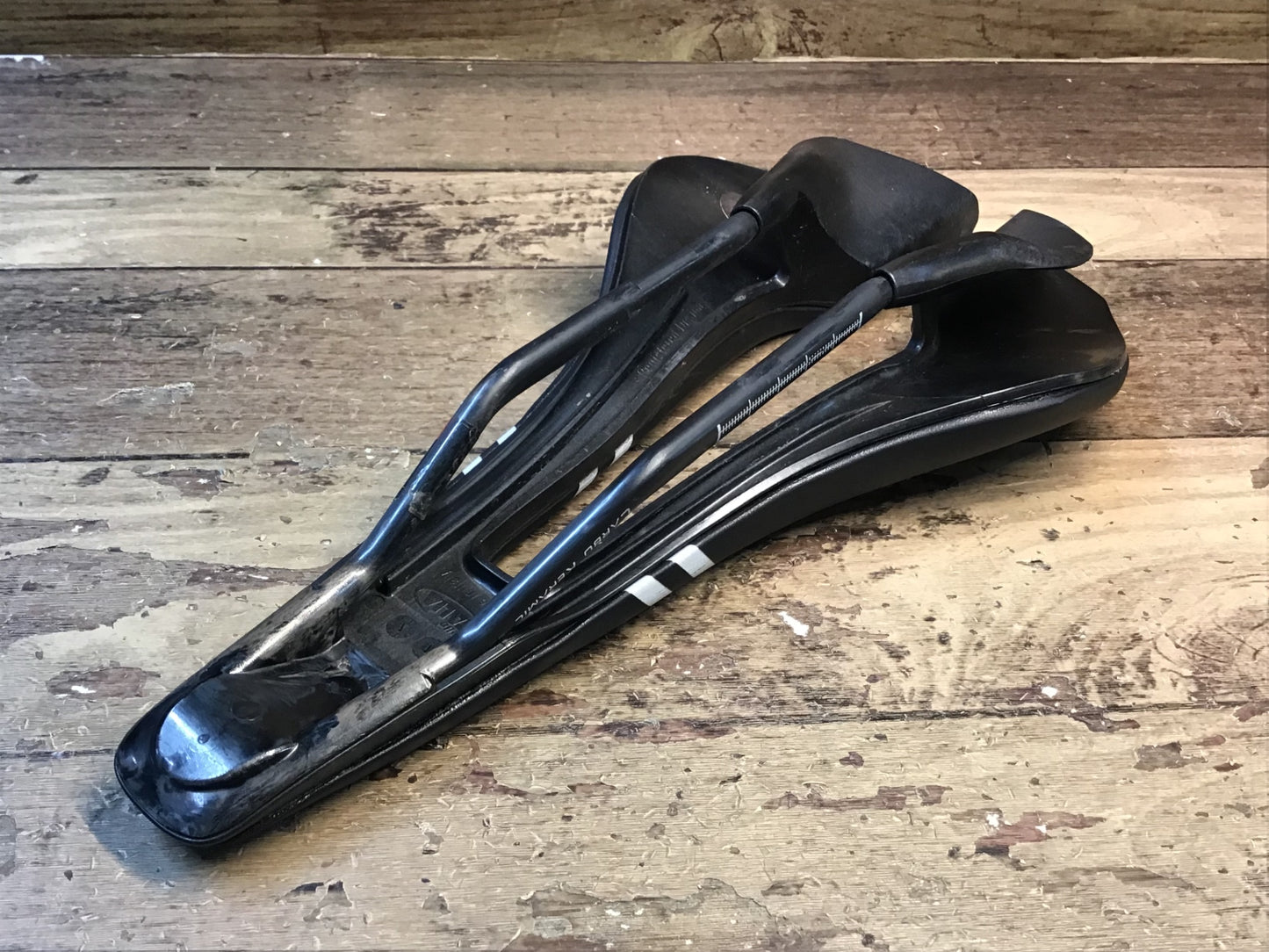 IA794 セッレイタリア Selle Italia SP-01 Kit Carbonio SUPERFLOW サドル Lサイズ カーボンレール