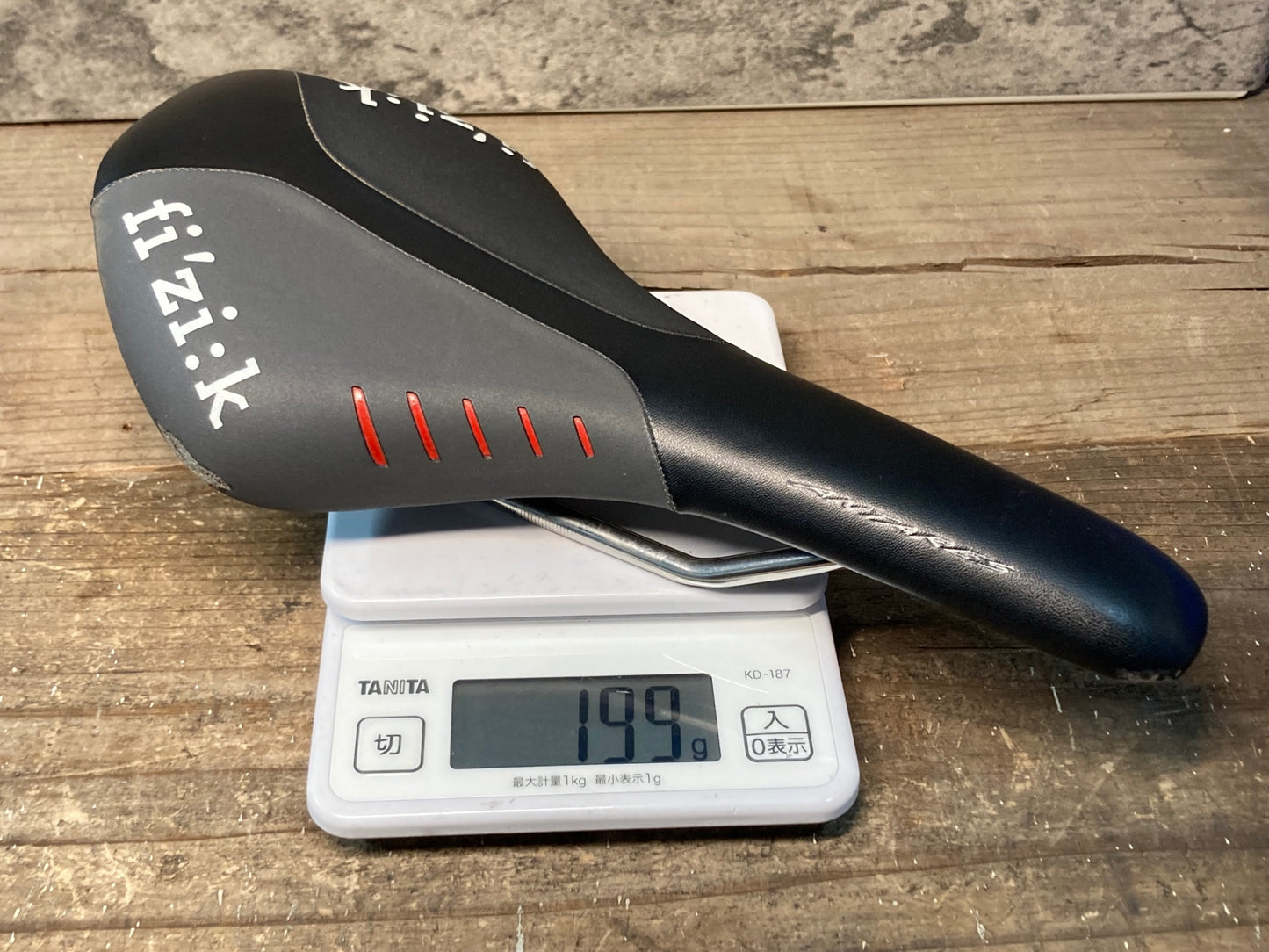 IM994 フィジーク fizik アンタレス ANTARES R3 サドル 黒 座面たわみ