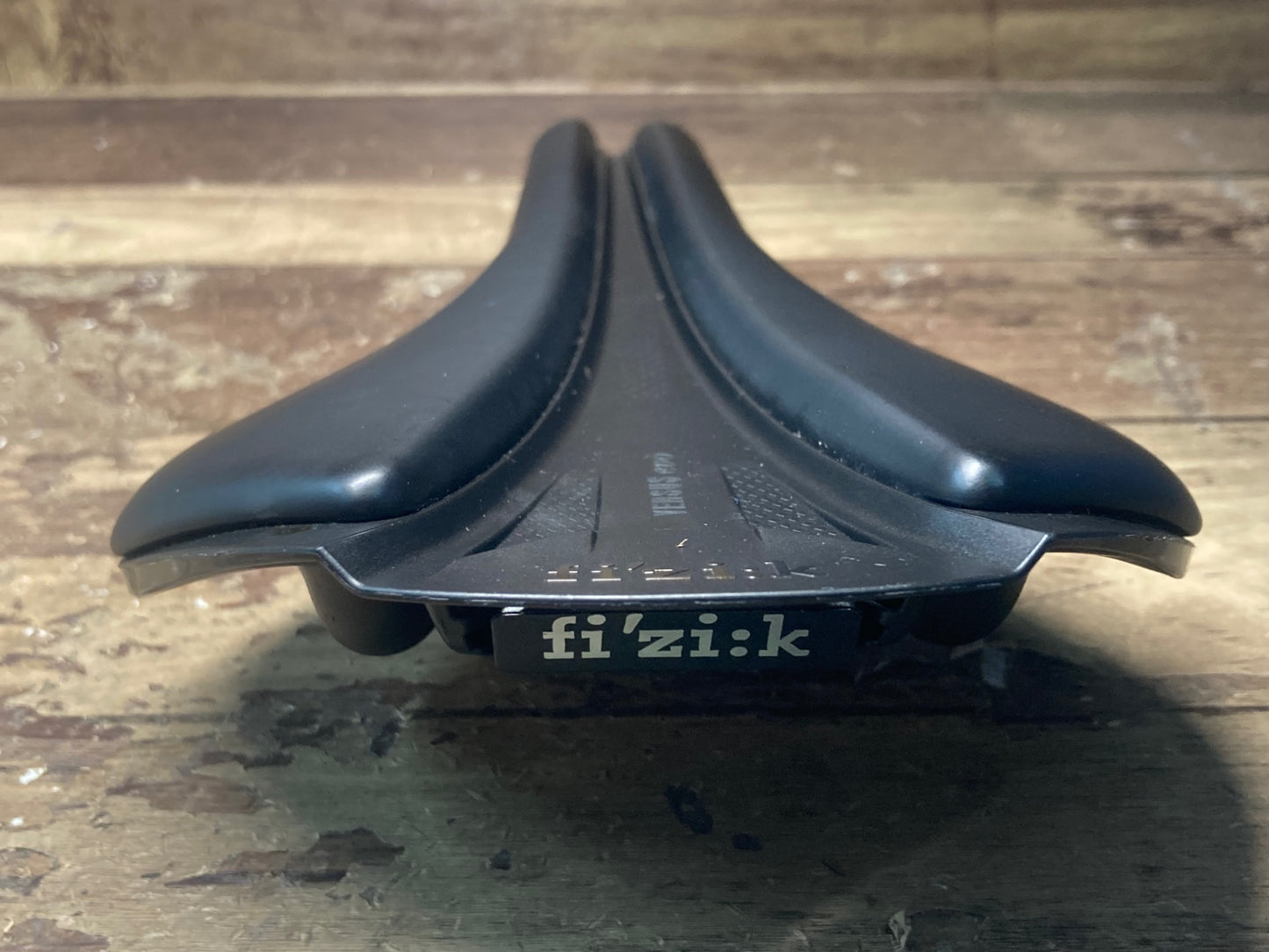 IH757 フィジーク fizik VERSUS EVO ANTARES R1 サドル 黒 カーボンレール