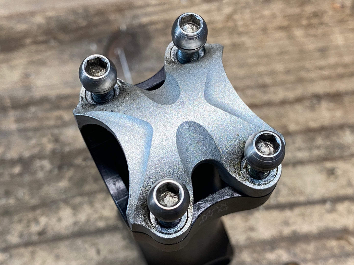 IP086 KCNC SC WING アルミ ステム 黒 100mm Φ26.0 OS