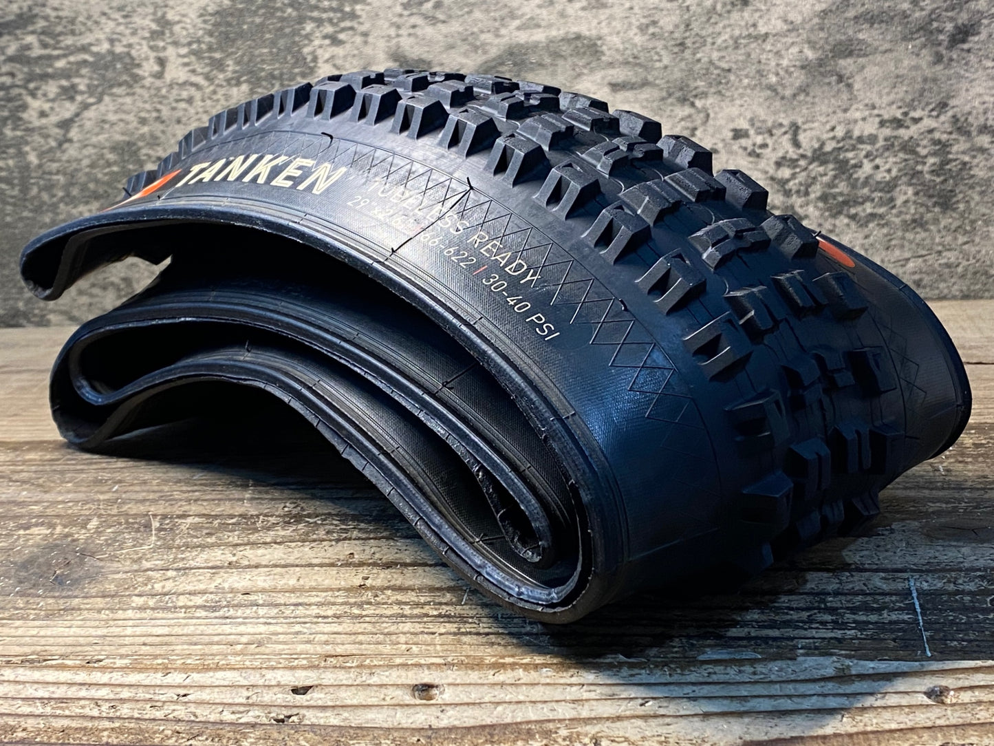 IZ346 IRC タンケン TANKEN 29x2.6HE チューブレスレディ クリンチャータイヤ