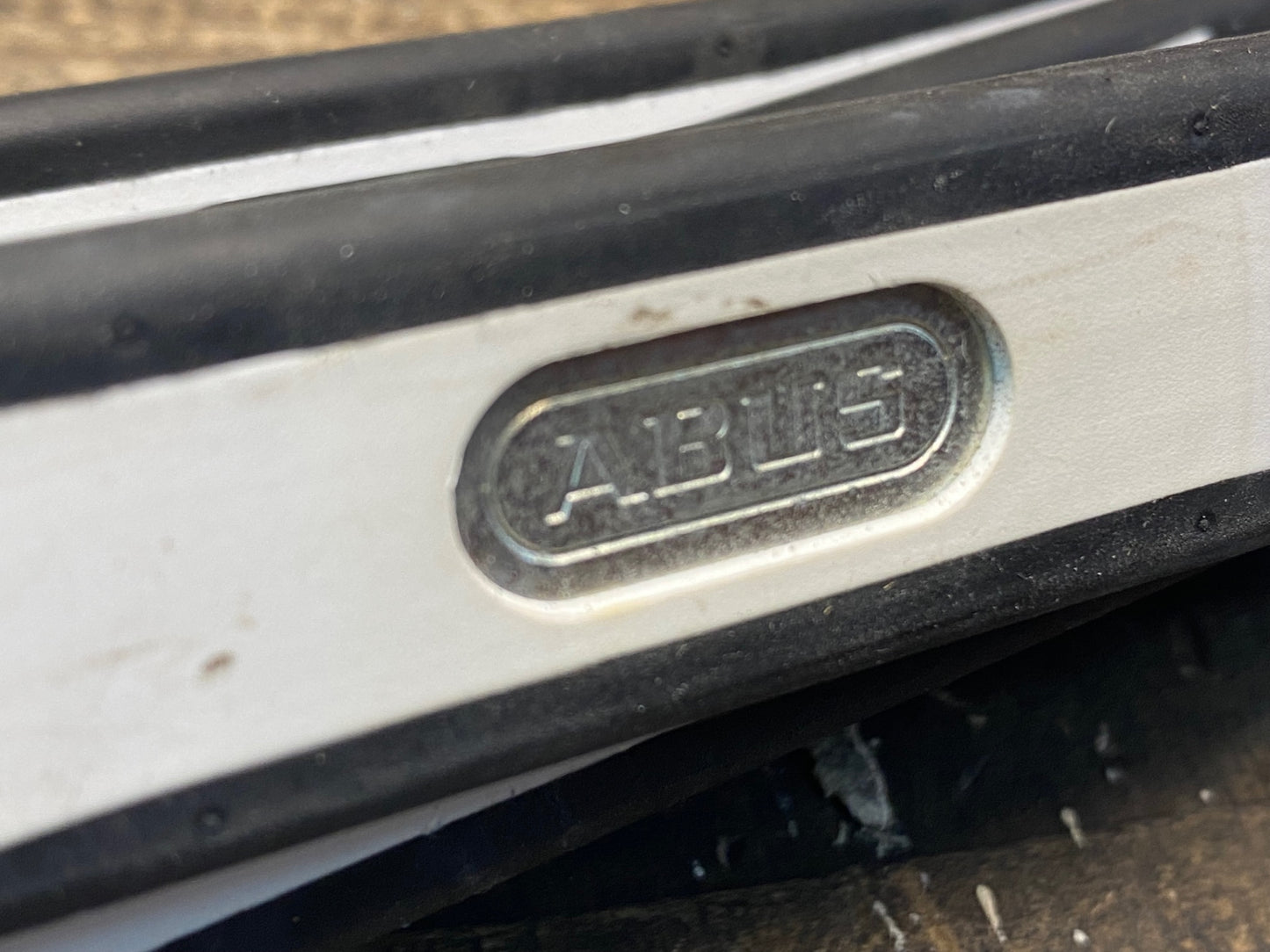 IT838 アブス ABUS BORDO 6000 ブレードロック 黒 白