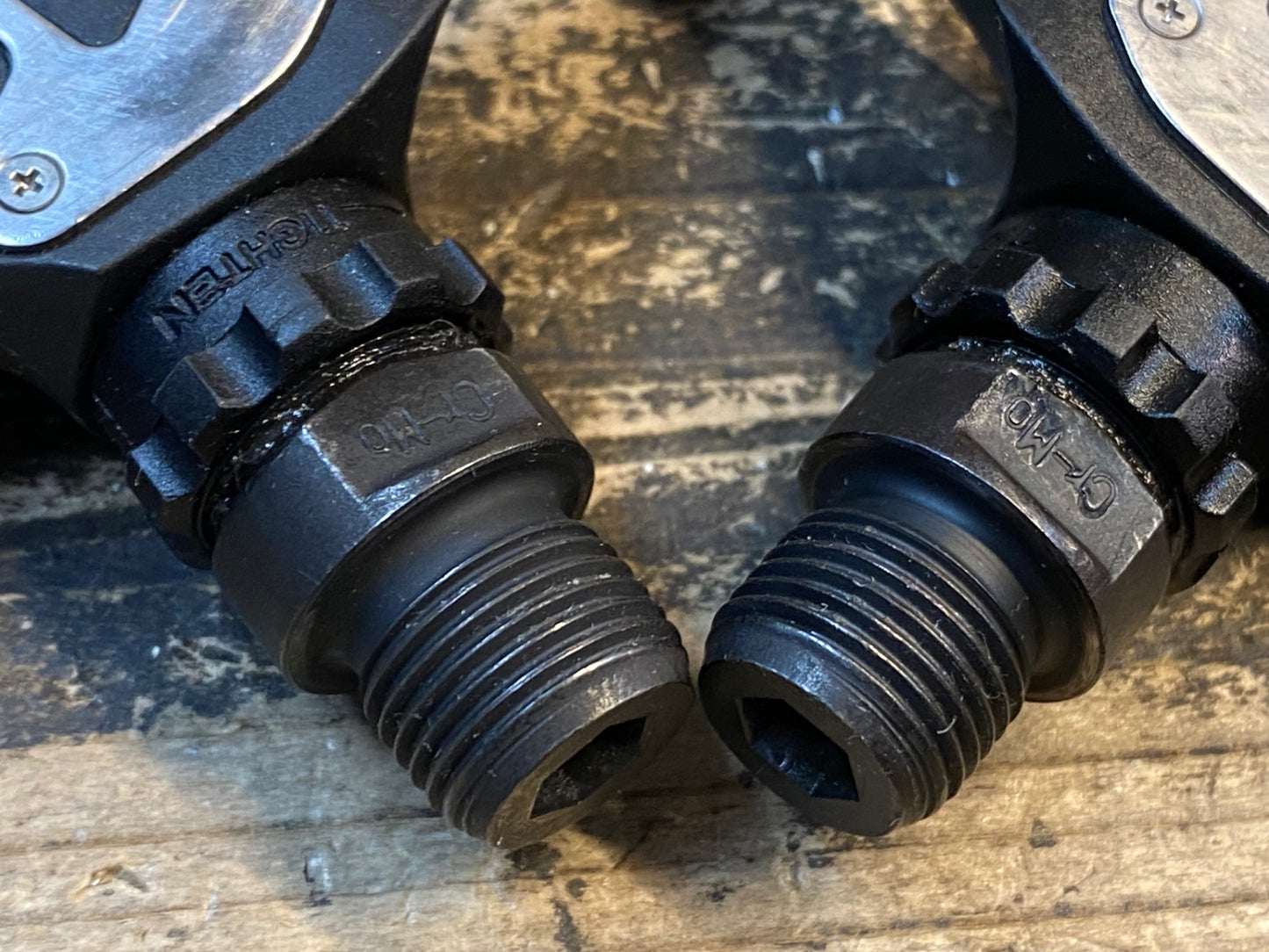 IL065 シマノ SHIMANO PD-R550 ビンディングペダル SPD-SL