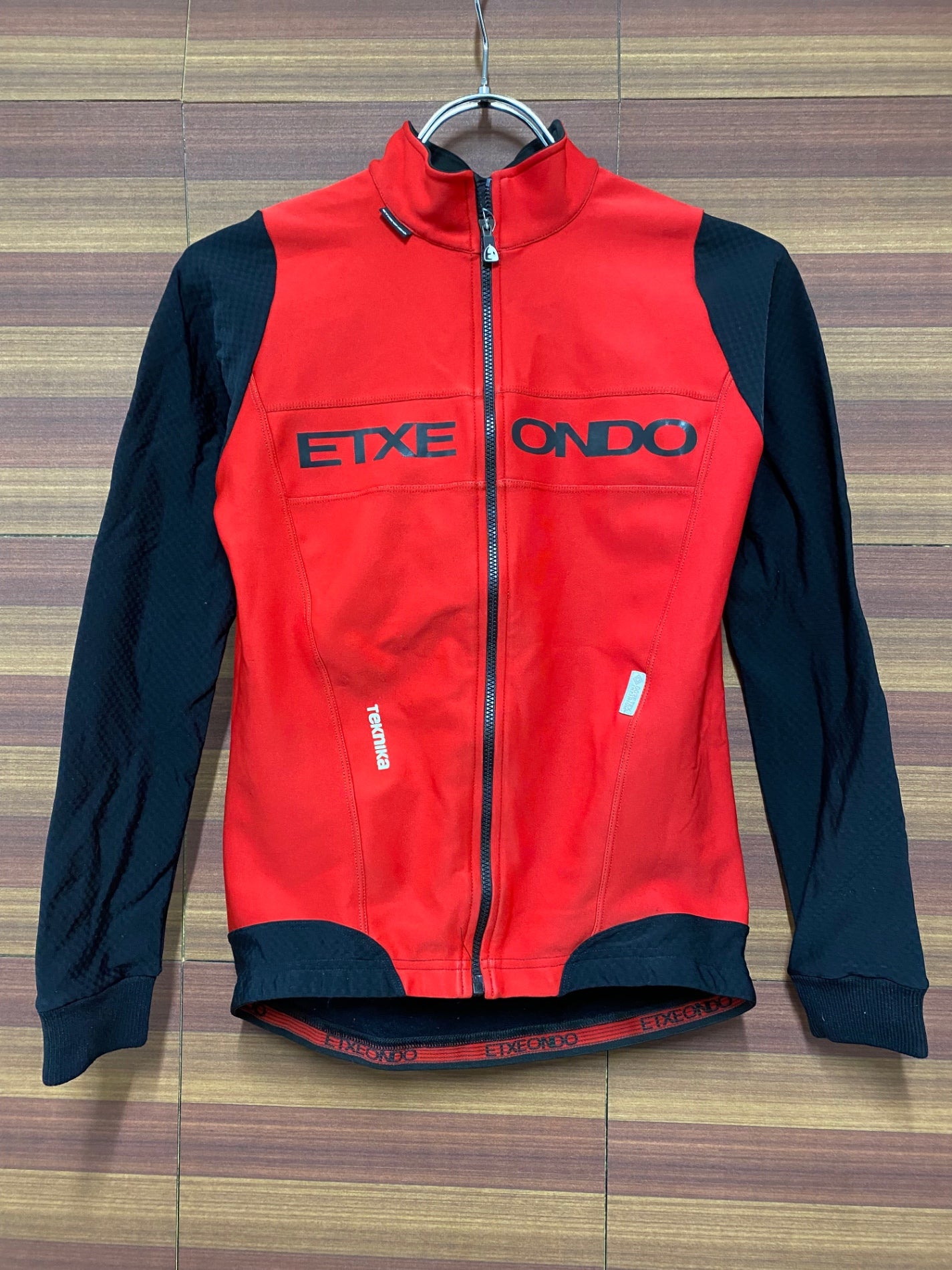 IN809 エチュオンド ETXEONDO 長袖 サイクルジャージ 黒 赤 S