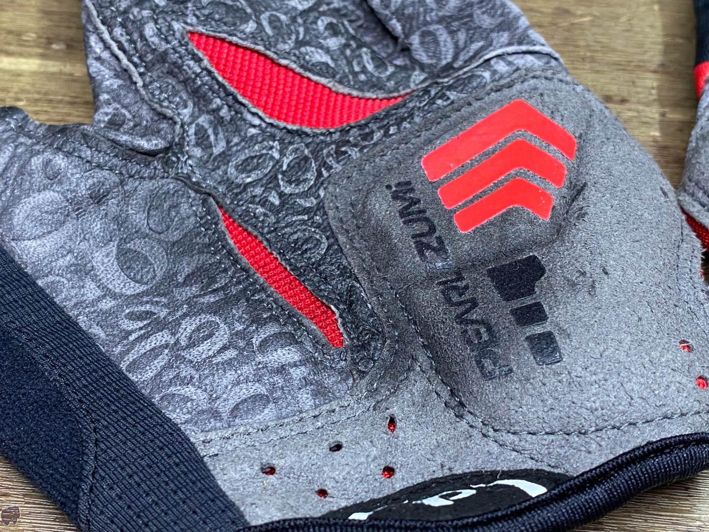 IZ541 パールイズミ PEARL iZUMi 指切り グローブ 黒 黄 L