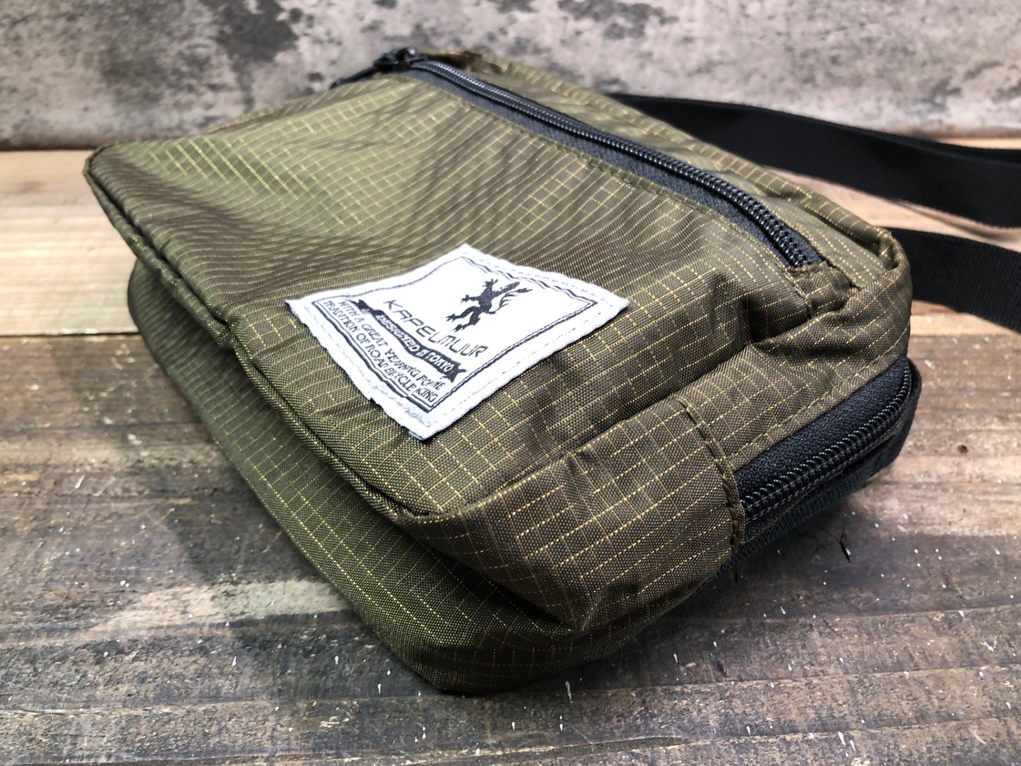 IS268 カペルミュール KAPELMUUR エストポーチ