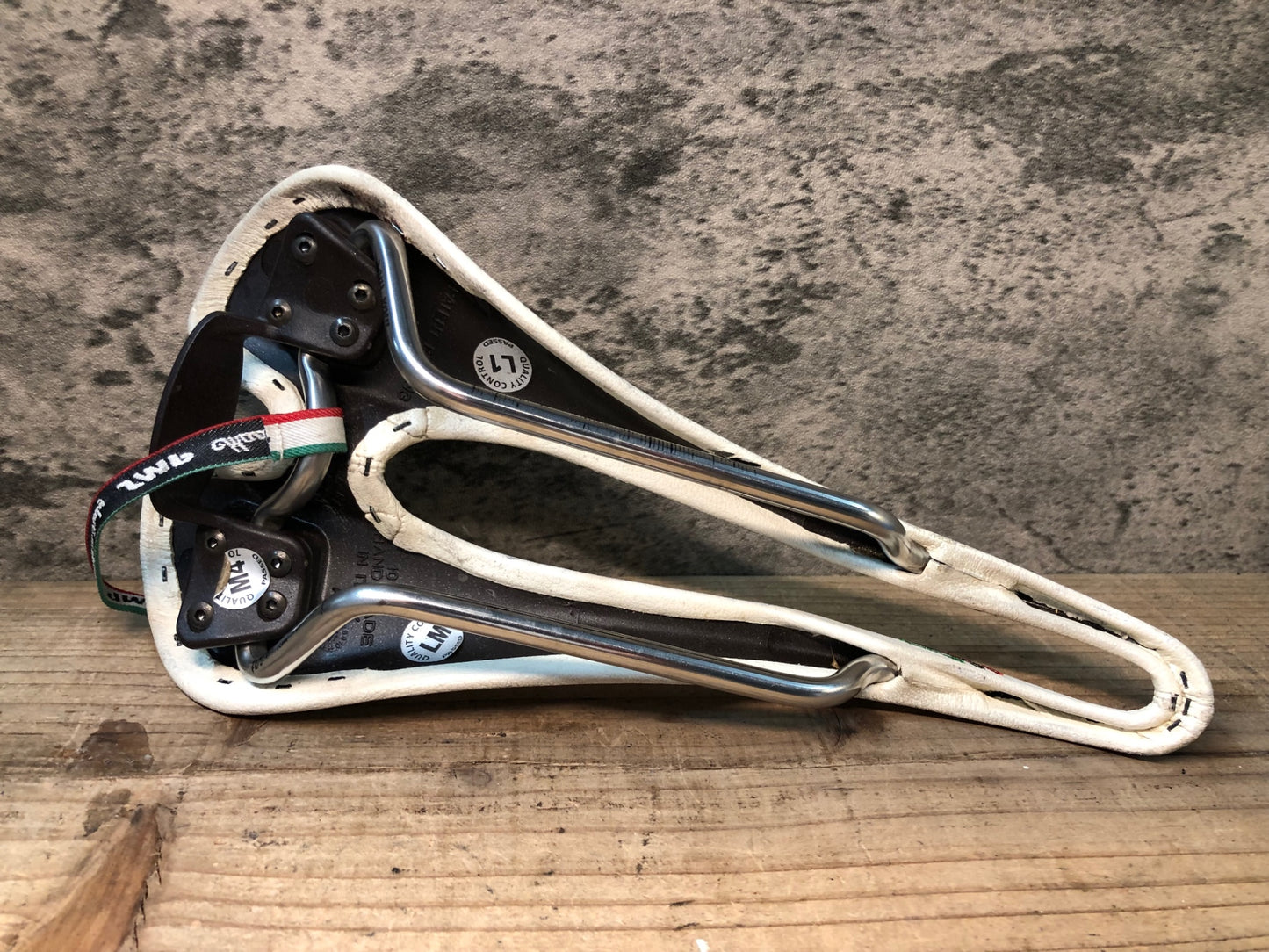 IY472 Selle SMP コンポジット Composite サドル ステンレスレール ホワイト 130mm