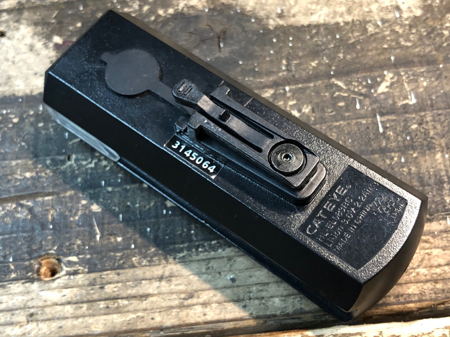 IV425 キャットアイ CAT-EYE AMPP 300 フロントライト マウント付属 点灯確認済み