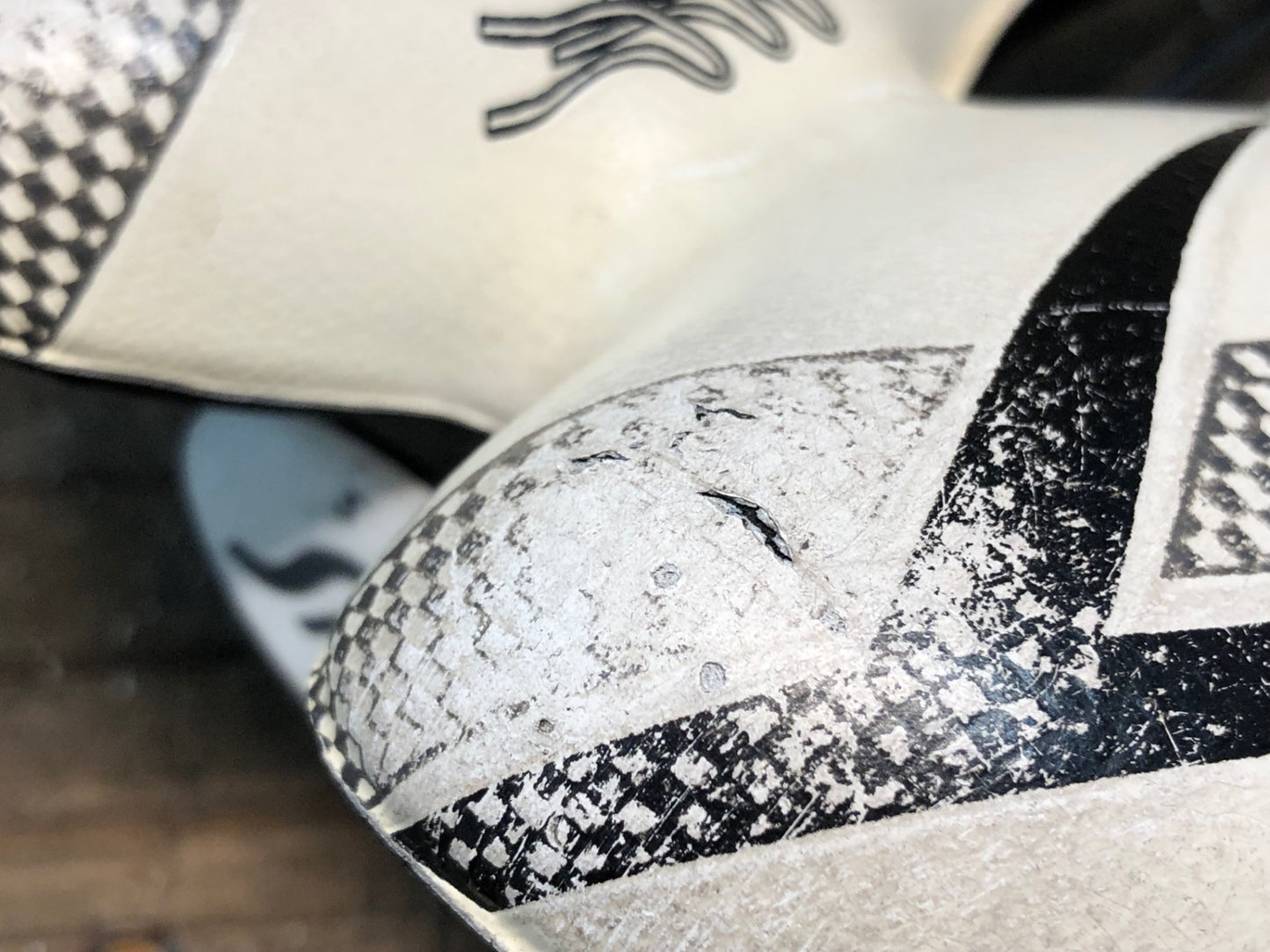 IN680 Selle SMP ハイブリッド Hybrid サドル 白 INOX TUBEレール