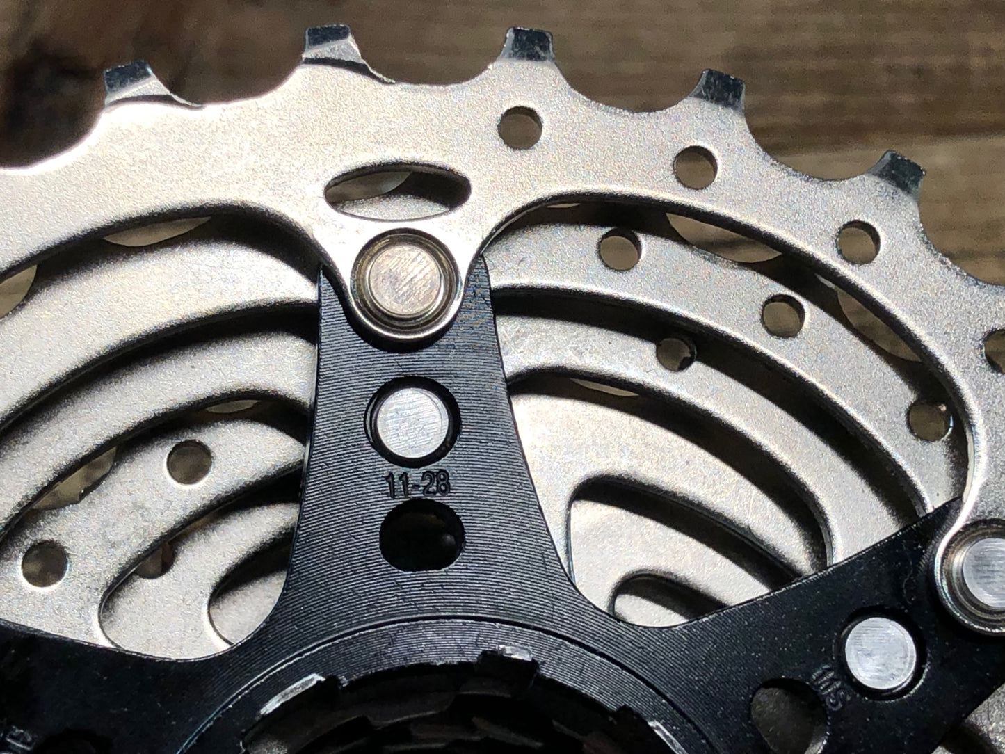 IZ949 シマノ SHIMANO 105 CS-5800 スプロケット 11-28T 11S