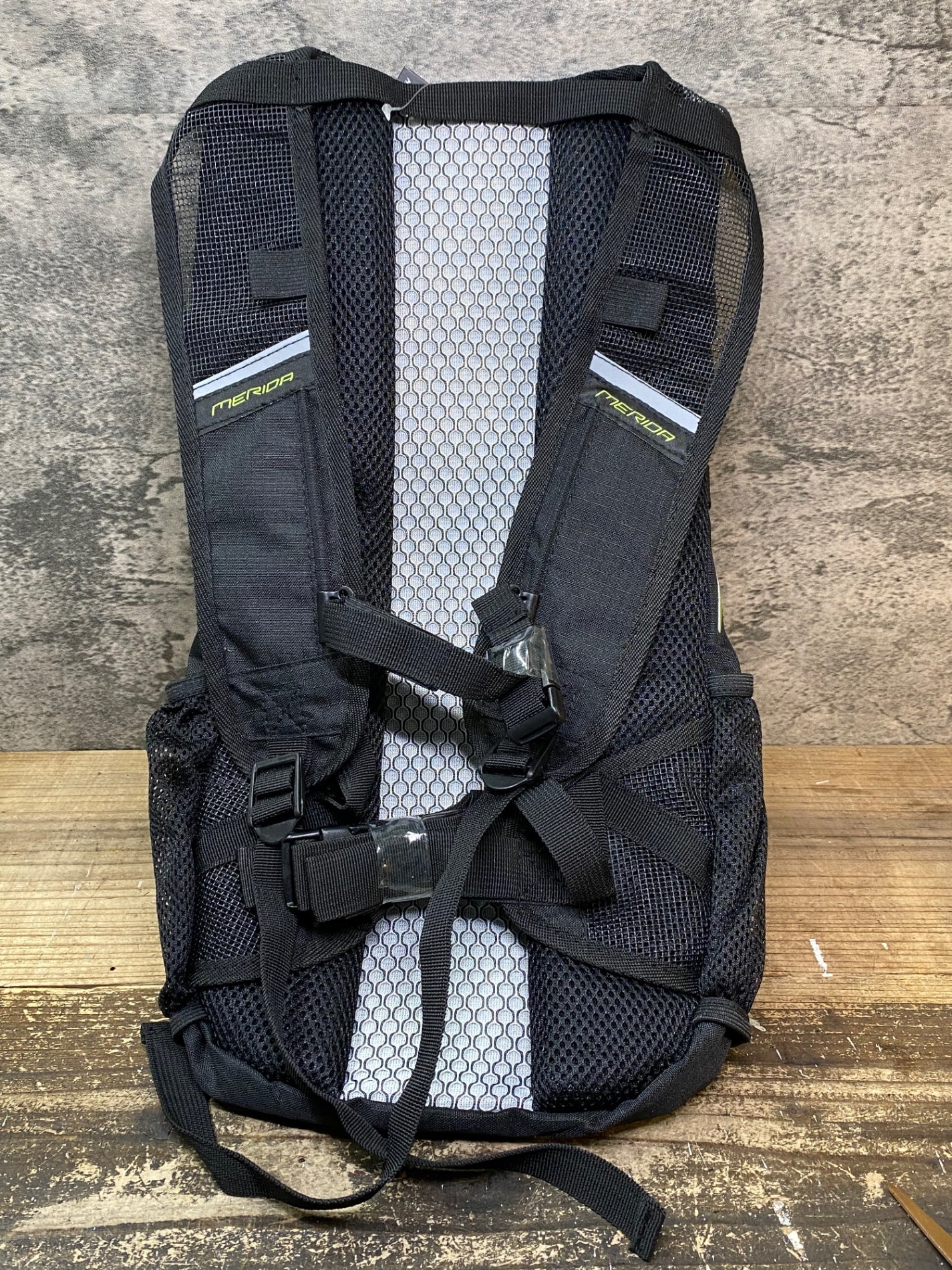 JC781 メリダ MERIDA リュック バックパック 黒 緑