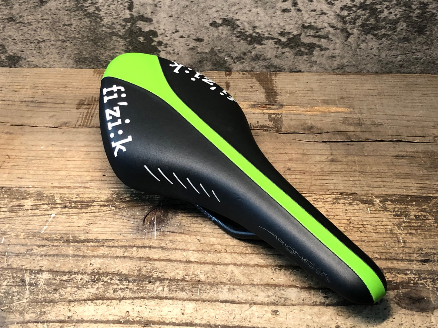 JD037 フィジーク fizik アリオネ ARIONE CX サドル MANGANESEレール 実測130mm