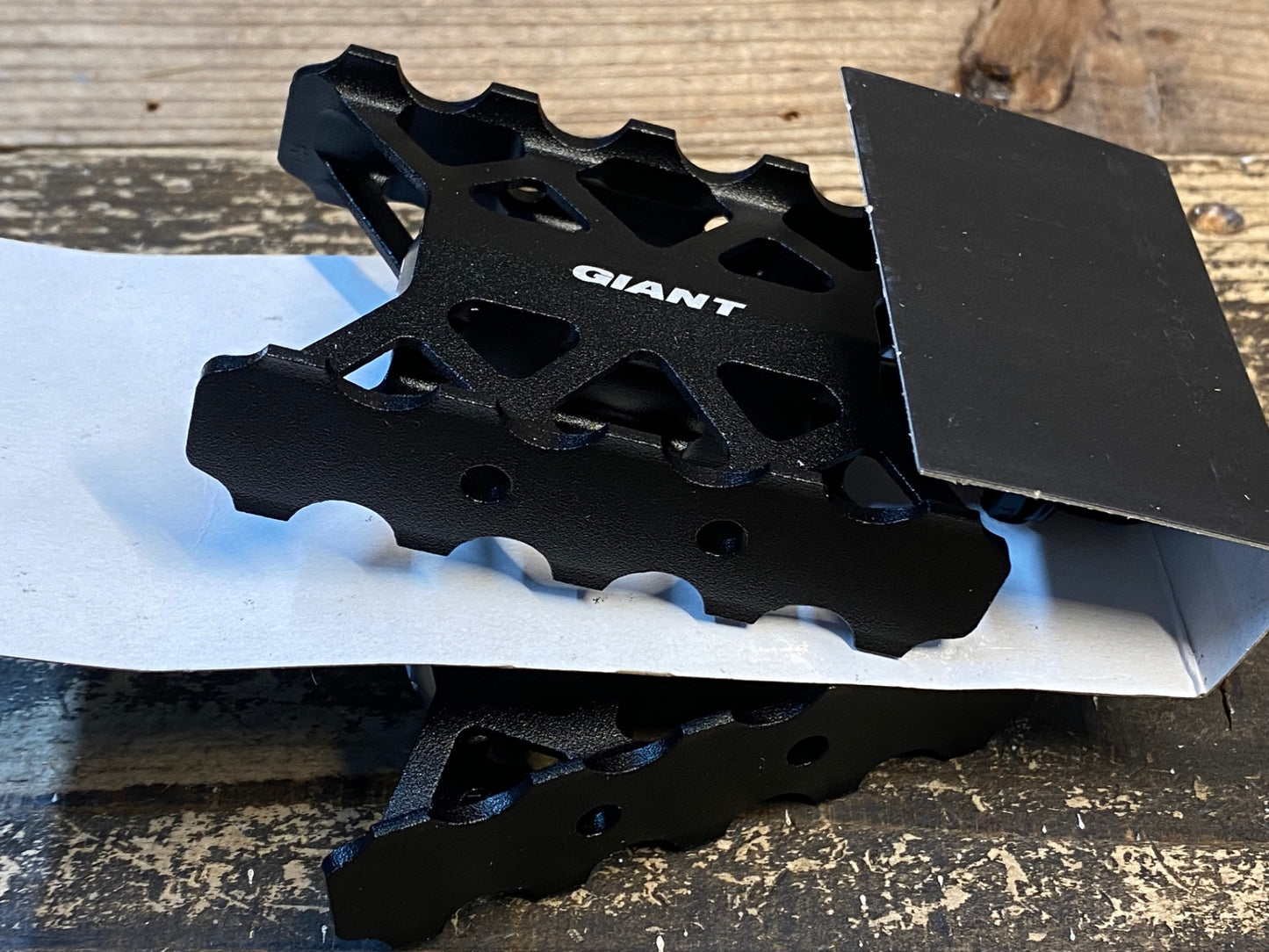 IV841 ジャイアント GIANT ULTRA LIGHT PEDAL フラットペダル 黒