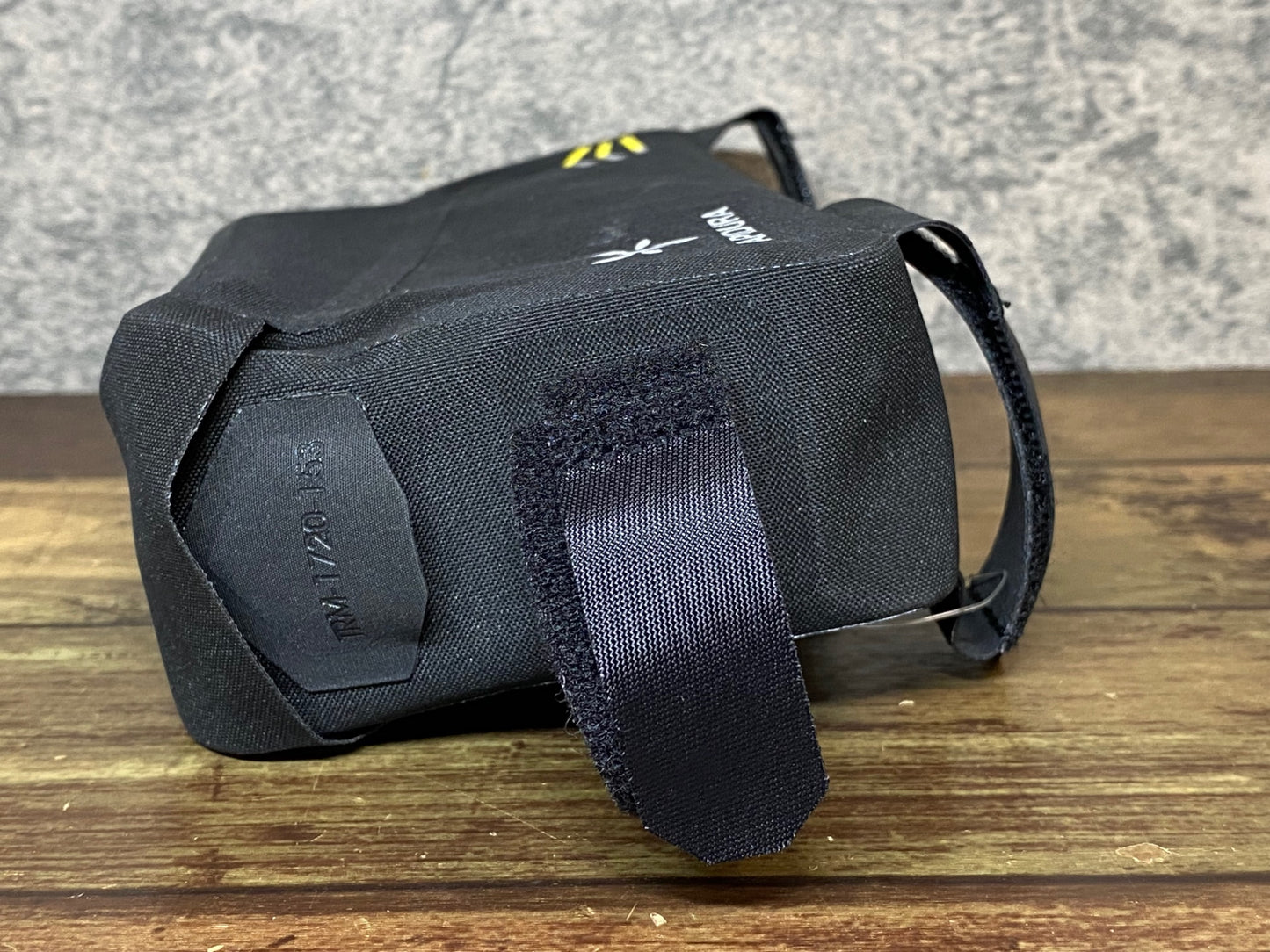 JD356 アピデュラ APIDURA レーシングトップチューブバッグ 黒