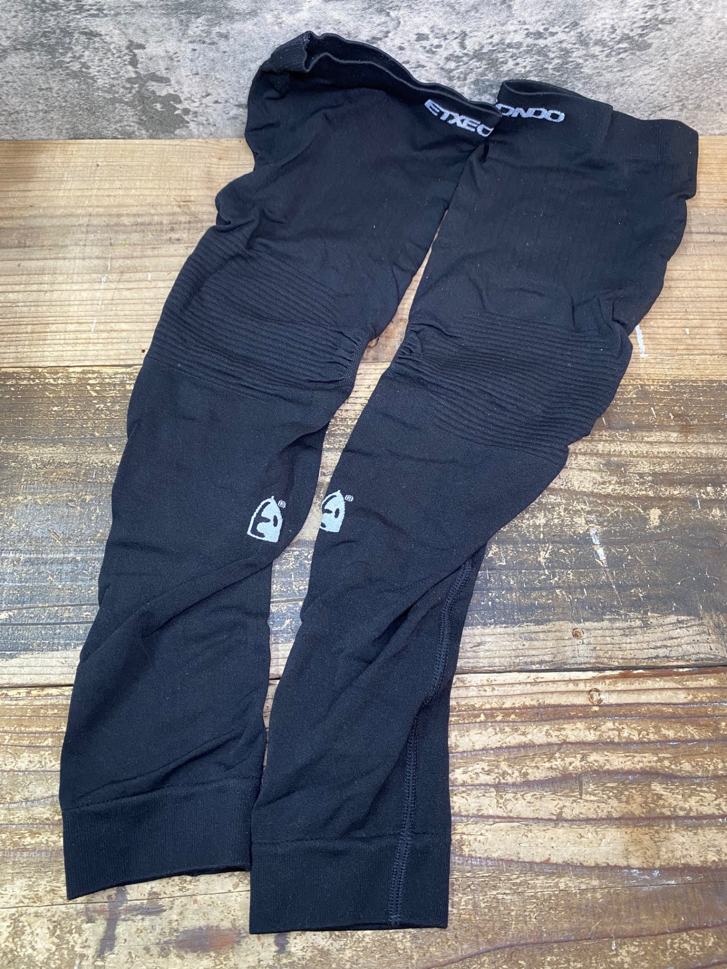 IX177 エチュオンド ETXEONDO レッグウォーマー 黒 L/XL