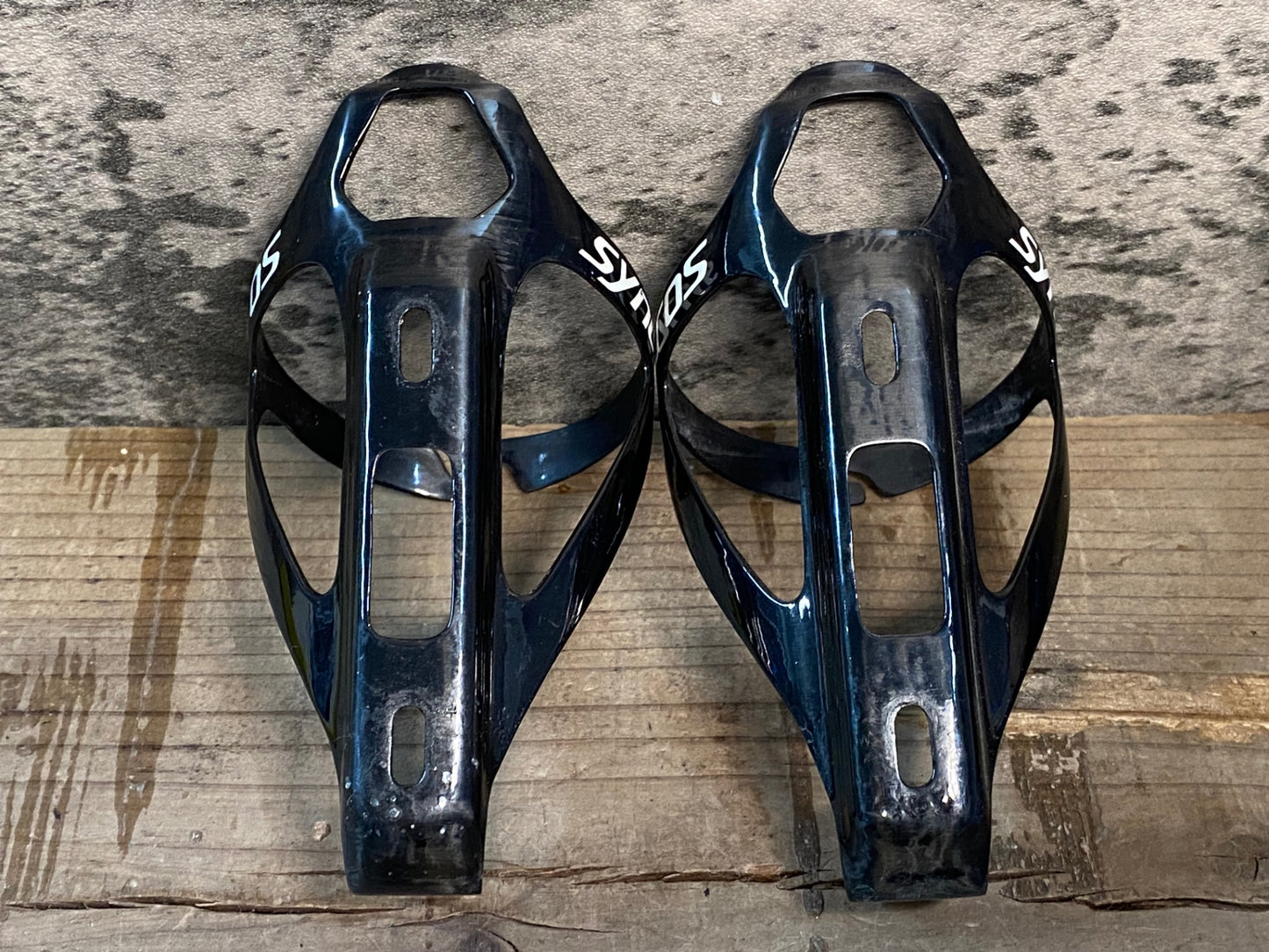 IS953 シンクロス SYNCROS カーボン ボトルケージ 黒 ペア