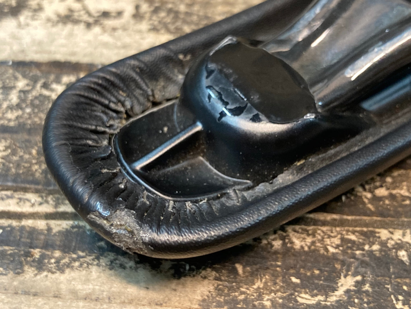 JD180 スペシャライズド SPECIALIZED ローミン ROMIN PRO サドル 黒 カーボンレール