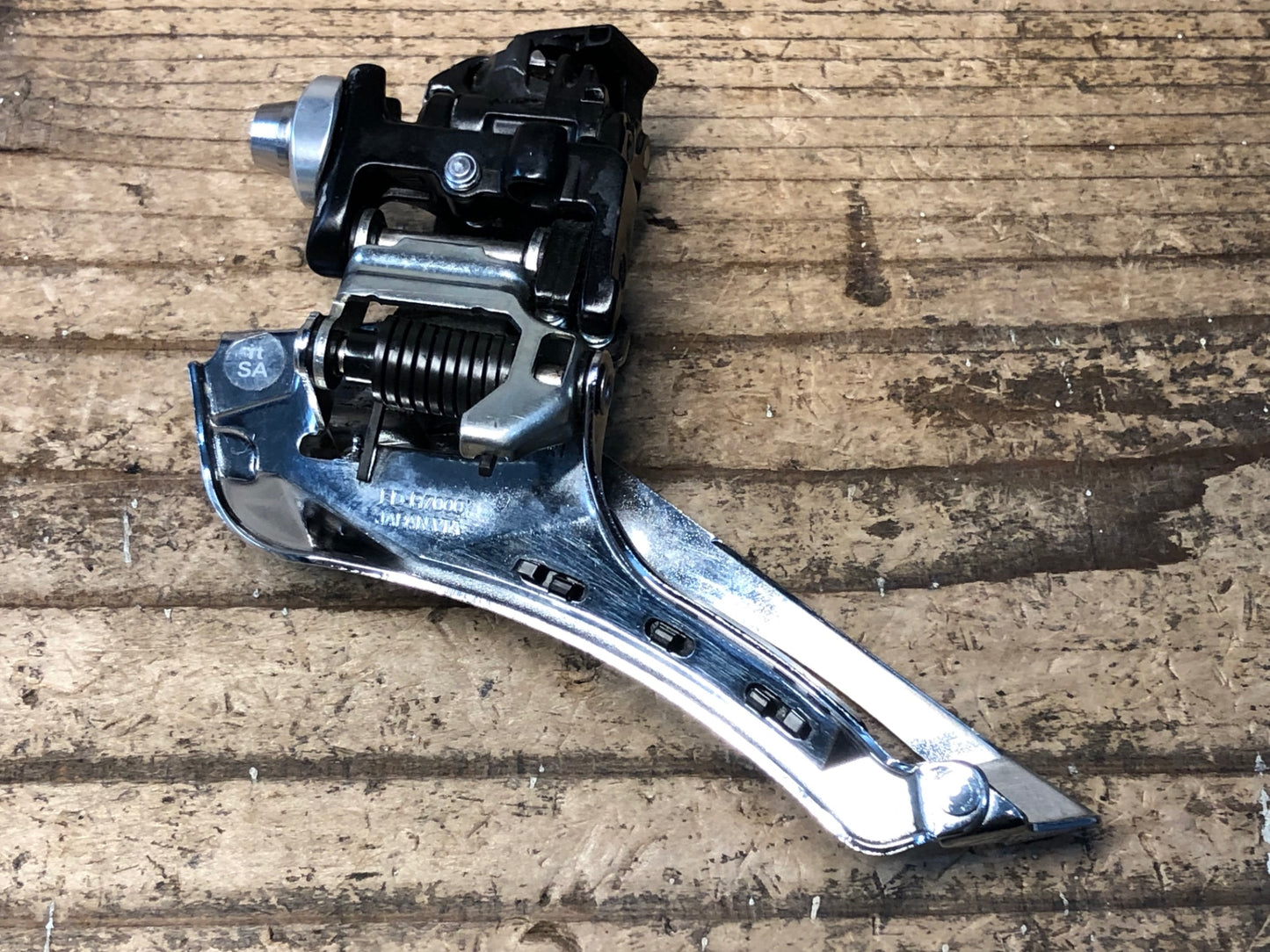 IW859 シマノ SHIMANO 105 FD-R7000 フロントディレイラー 直付