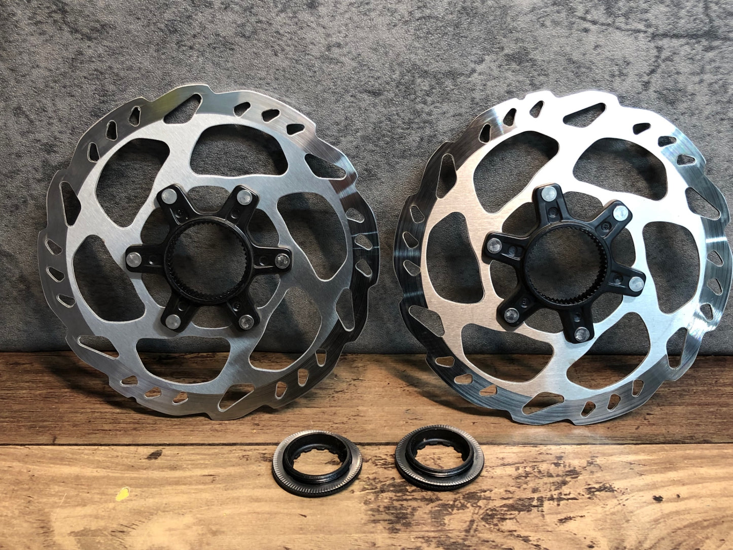 IR958 シマノ SHIMANO SM-RT70 ディスクローター Φ160 2枚セット