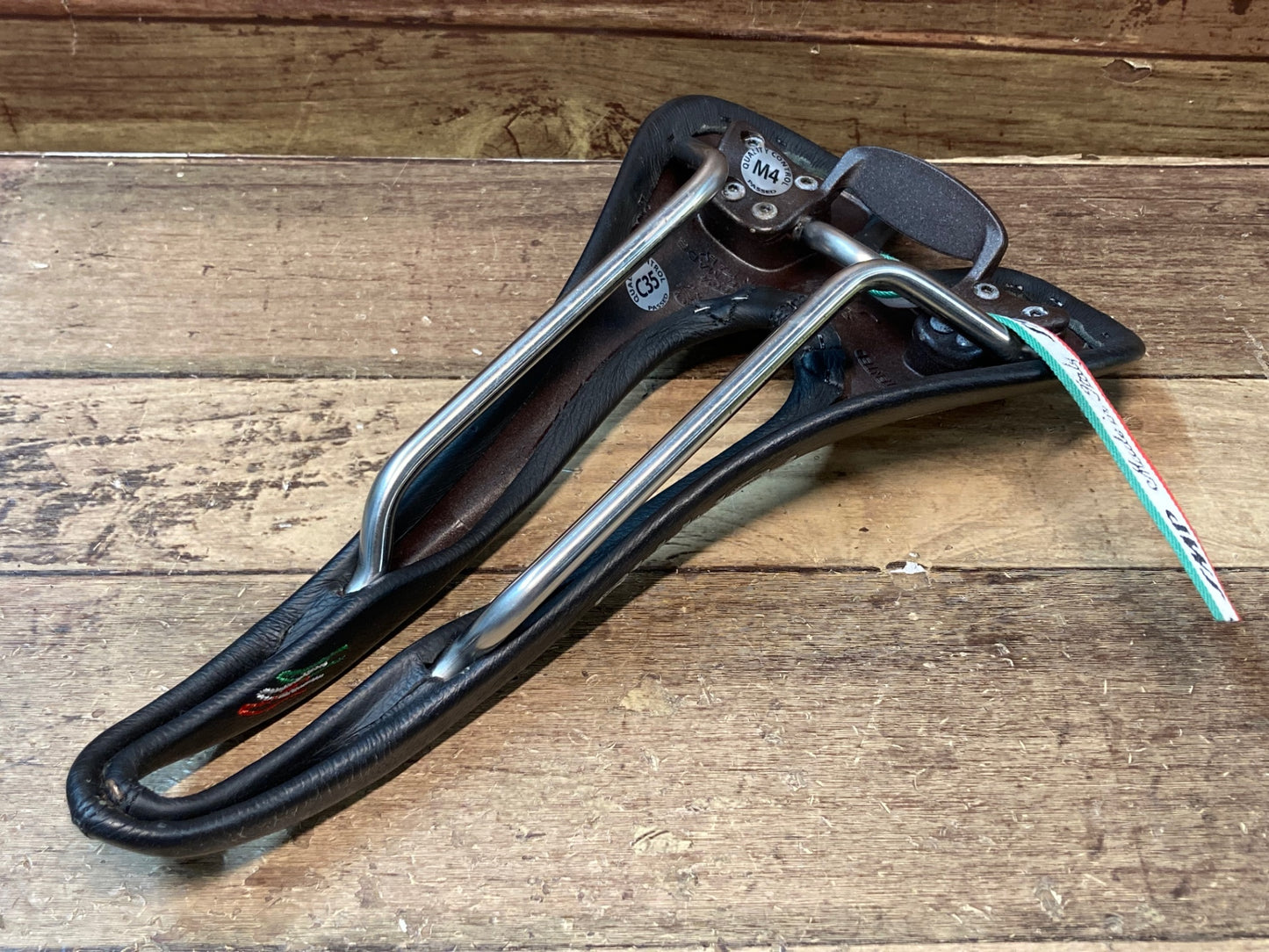 IK300 Selle SMP Forma サドル 黒 ステンレスレール