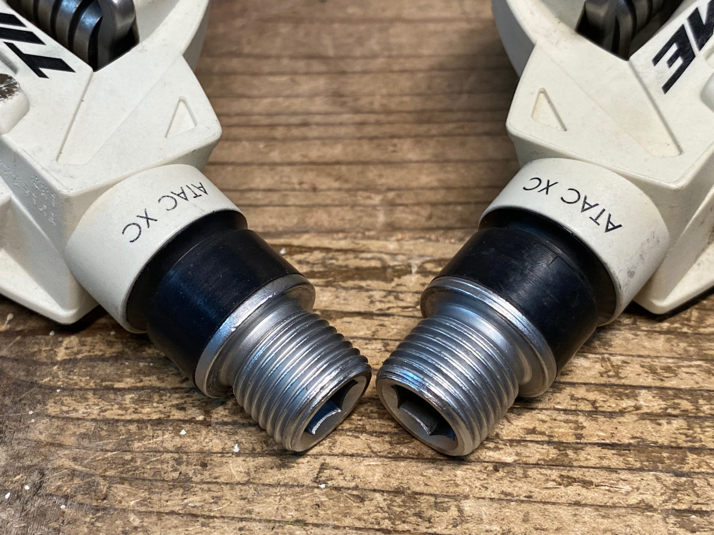 IU759 タイム Time アタック ATAC XC6 ビンディングペダル ホワイト